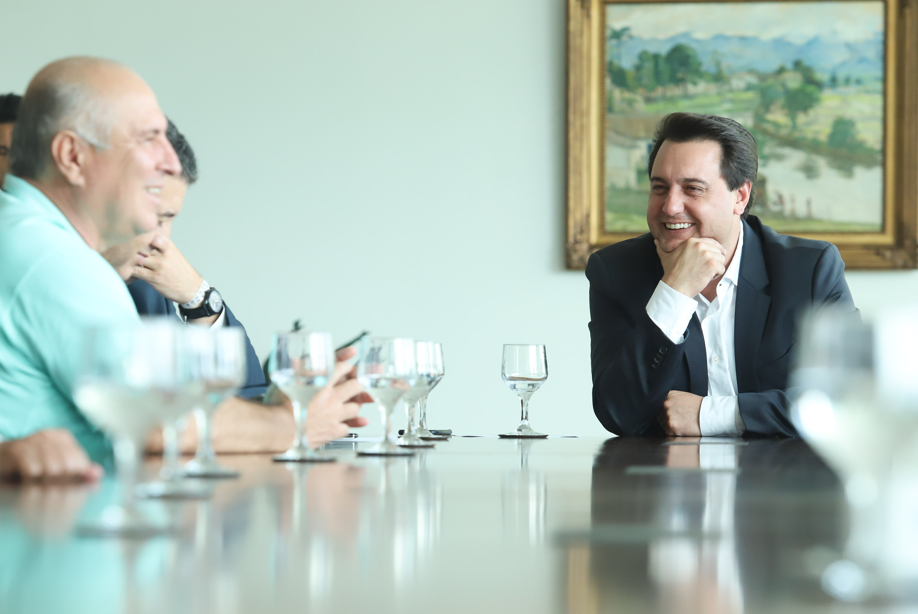 O governador Carlos Massa Ratinho Junior se reuniu nesta segunda-feira (21) com deputados estaduais e confirmou sua disposição ao trabalho conjunto com a Assembleia Legislativa. - Curitiba, 21/01/2019 - Foto: Rodrigo Félix Leal