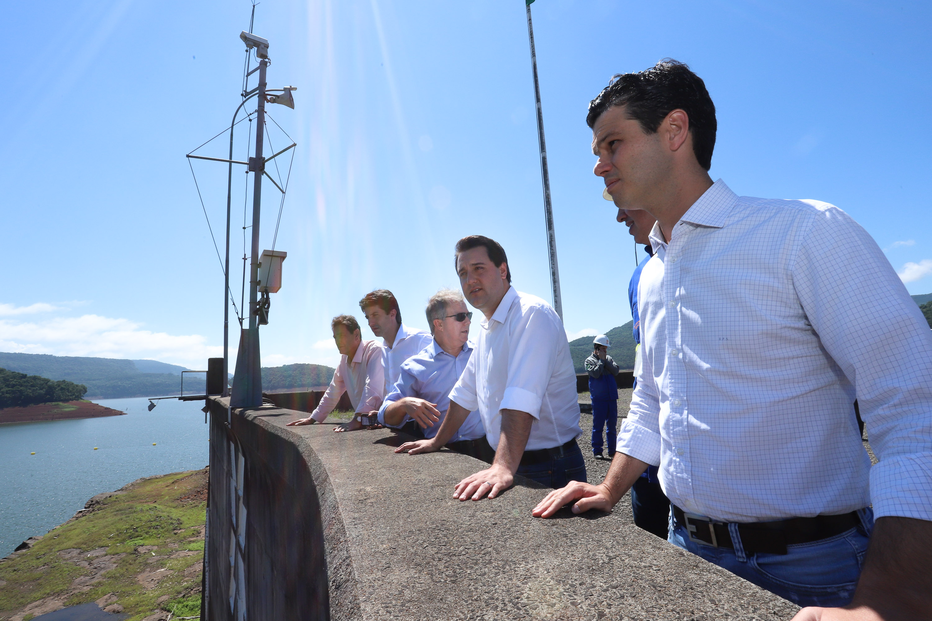 Governador Carlos Massa Ratinho Junior, acompanhado do presidente da Copel, Daniel Pimentel, visita a Usina Governador Bento Munhoz da Rocha Netto (Foz do Areia), no município de Pinhão - Pinhão, 22/01/2019 - Foto: Rodrigo Félix Leal