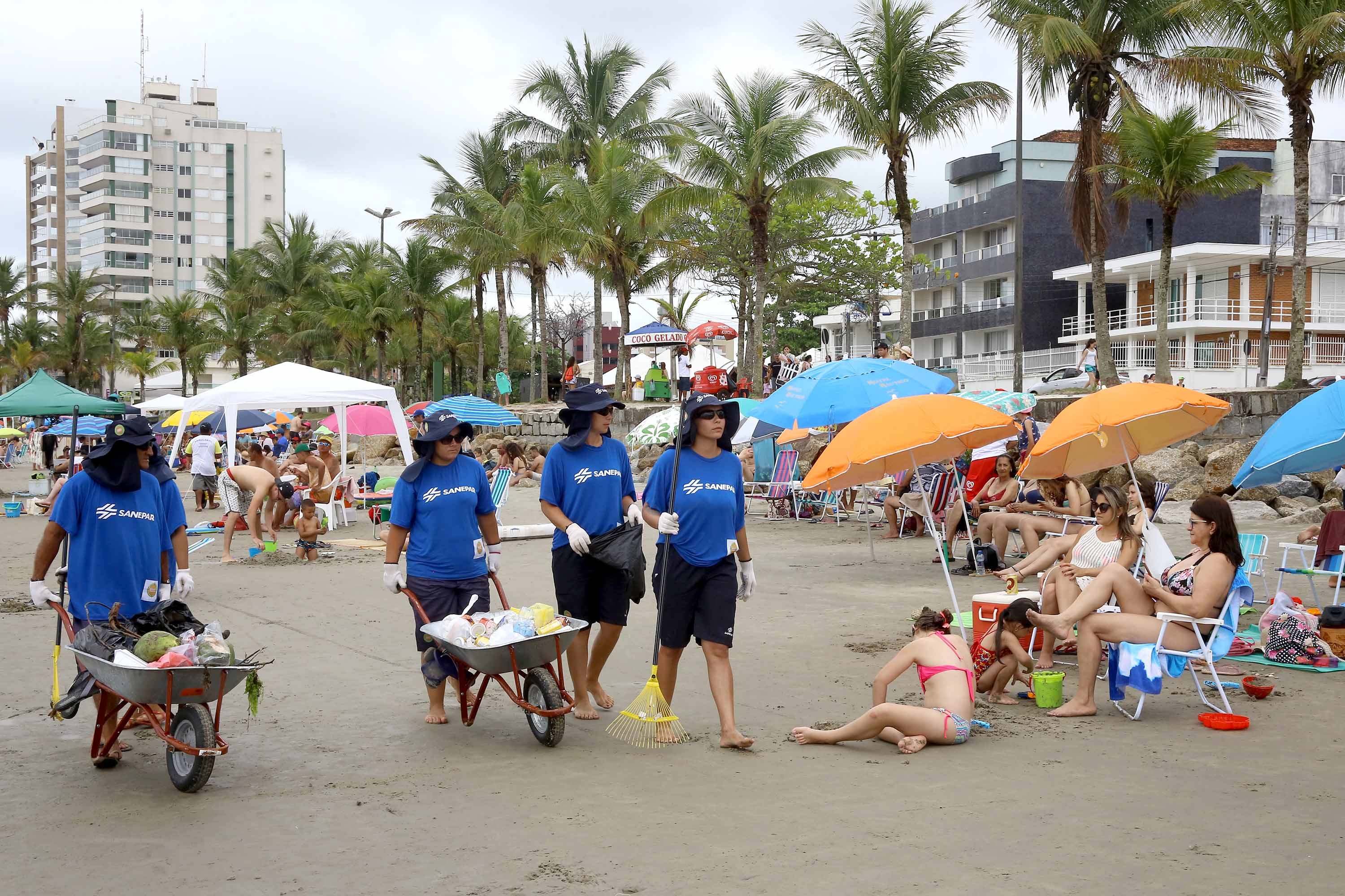 321 toneladas de lixo foram retiradas das praias -  Foto:Jaelson Lucas / ANPr