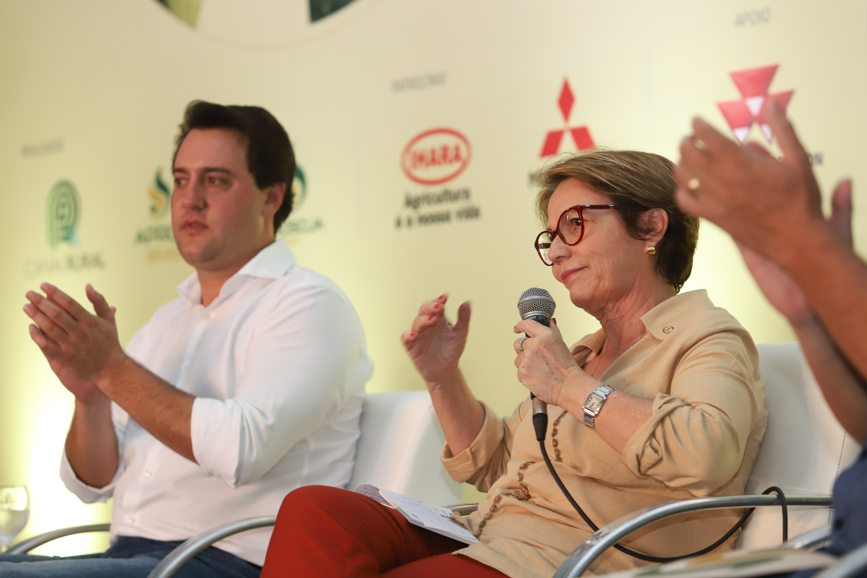 O governador Carlos Massa Ratinho Junior e a ministra da Agricultura, Pecuária e Abastecimento, Tereza Cristina, participam do evento que marca a abertura nacional da colheita da soja. Apucarana, 24/01/2019. Foto: Rodrigo Felix Leal/ANPr