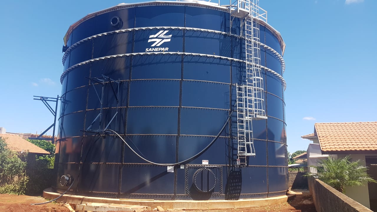 A Sanepar está investindo R$ 7,7 milhões na ampliação dos sistemas de abastecimento de água e de coleta e tratamento de esgoto em Palotina. Novo reservatório armazena 2 milhões de litros de água - Palotina, 25/01/2019 - Foto: Divulgação Sanepar