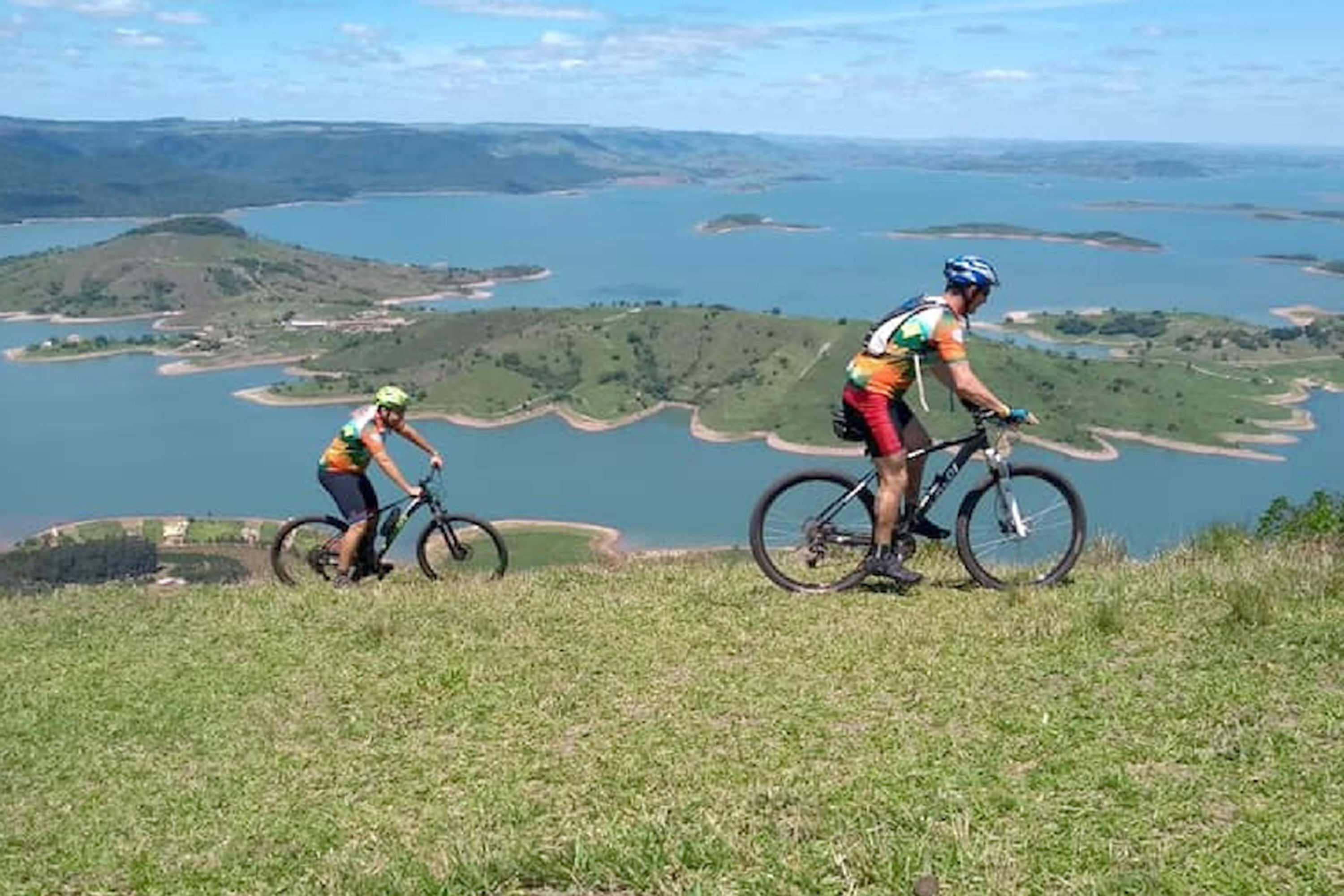 Além das conhecidas caminhadas internacionais da natureza, o Instituto Paranaense deAssistência Técnica e Extensão Rural (Emater-PR), em parceria com o Instituto AndaBrasil, também coordena no Paraná as pedaladas da natureza. Na foto, imagem do percurso natureza e produção rural em Ribeirão Claro - Foto: Marina P P Lima /Emater