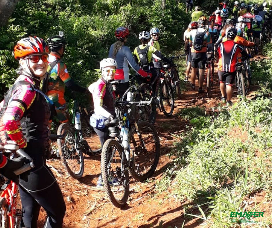 Além das conhecidas caminhadas internacionais da natureza, o Instituto Paranaense deAssistência Técnica e Extensão Rural (Emater-PR), em parceria com o Instituto AndaBrasil, também coordena no Paraná as pedaladas da natureza. Na foto, imagem do percurso natureza e produção rural em Ribeirão Claro - Foto: Marina P P Lima /Emater