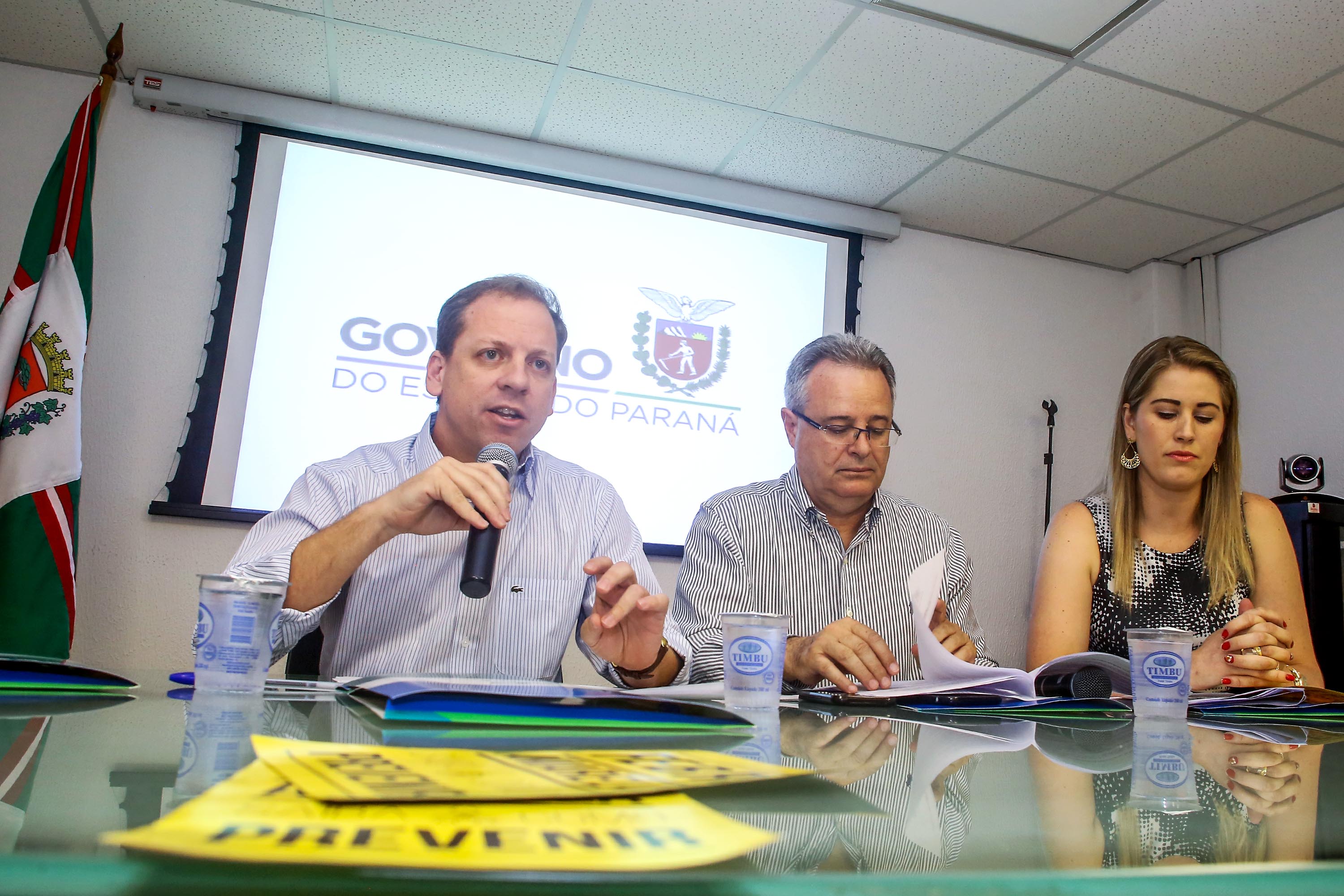Coletiva de imprensa sobre o enfrentamento da febre amarela no Paraná. Na foto, e/d: Nestor Werner, diretor geral da Secretaria estadual da Saúde; João Crivelaro, da Superintendência em Vigilância à Saúde e Monique Costa, da Superintendência de Atenção à Saúde. - Curitiba, 30/01/2019 - Foto: Jaelson Lucas/anpr
