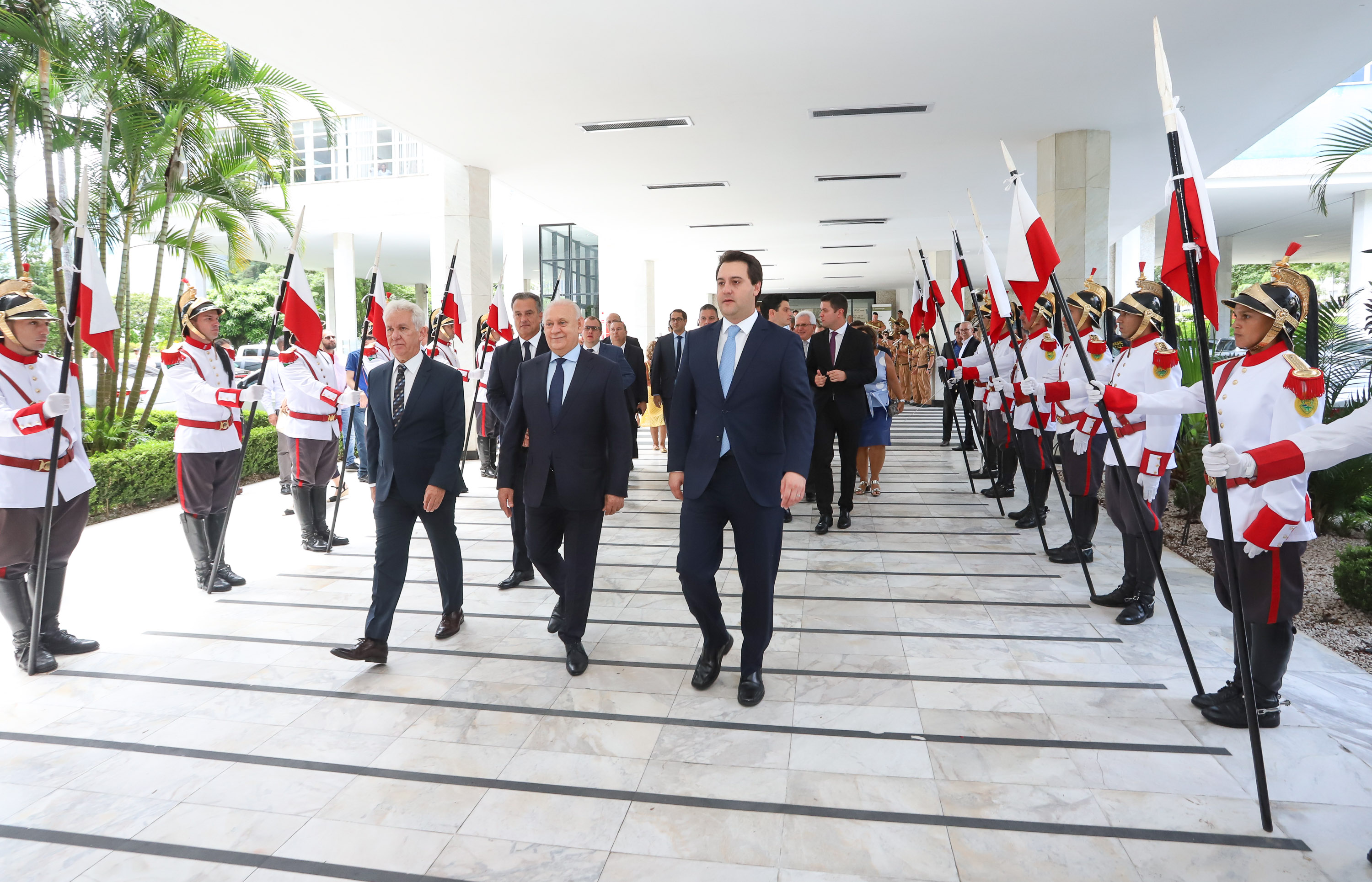 O governador Carlos Massa Ratinho Junior participou nesta sexta-feira (01) da solenidade de posse dos 54 deputados estaduais na Assembleia Legislativa do Paraná. - Curitiba, 01/02/2019 - Foto: Rodrigo Félix Leal/ANPr
