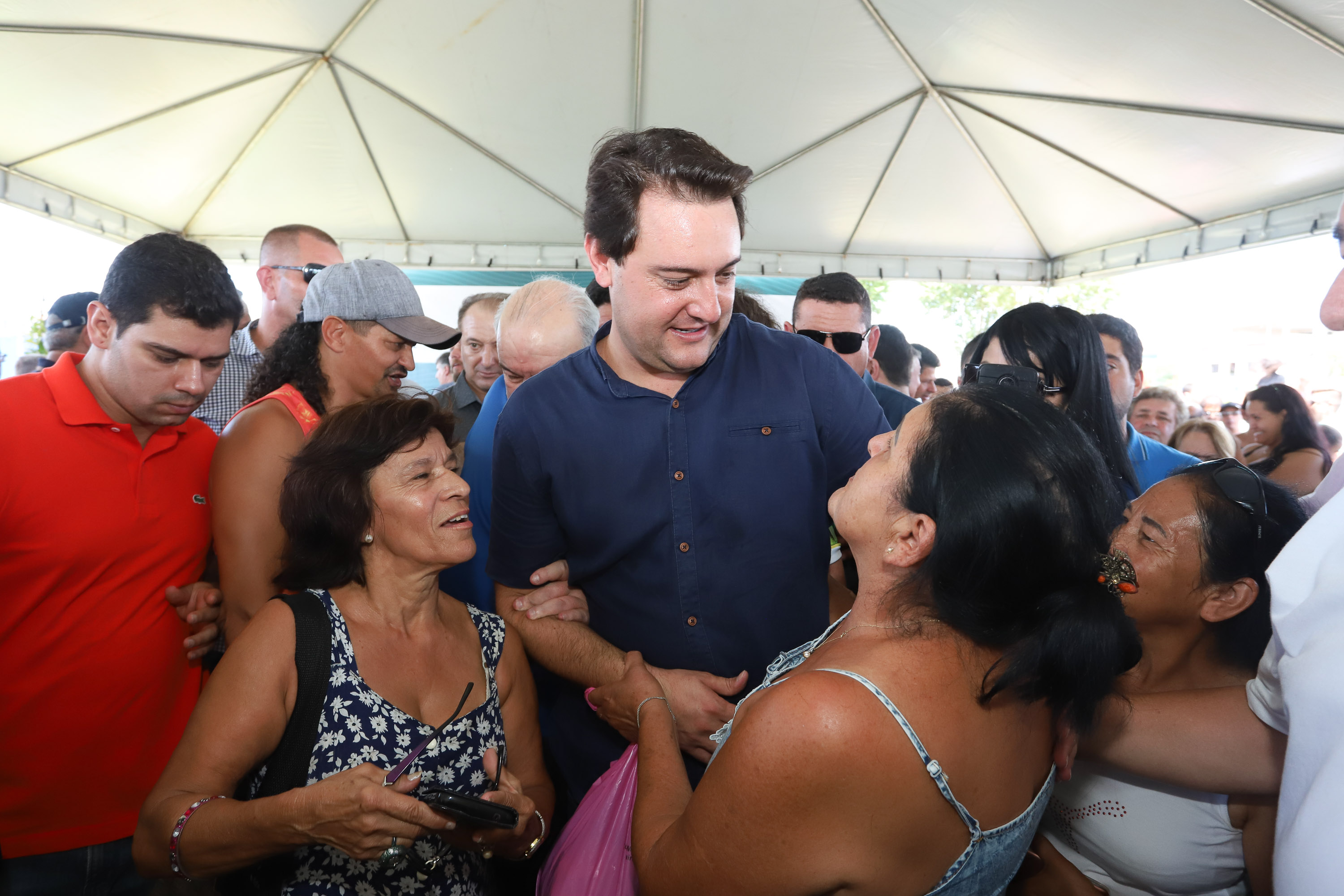 O governador Carlos Massa Ratinho Junior e o prefeito de Curitiba, Rafael Greca, inauguraram neste sábado (02) um parque esportivo no Bairro Novo. A estrutura conta com quadra de futebol com grama sintética, pista de skate com oito obstáculos e quadra poliesportiva. Curitiba,02/02/2019 - Foto: Rodrigo Félix Leal/ANPr