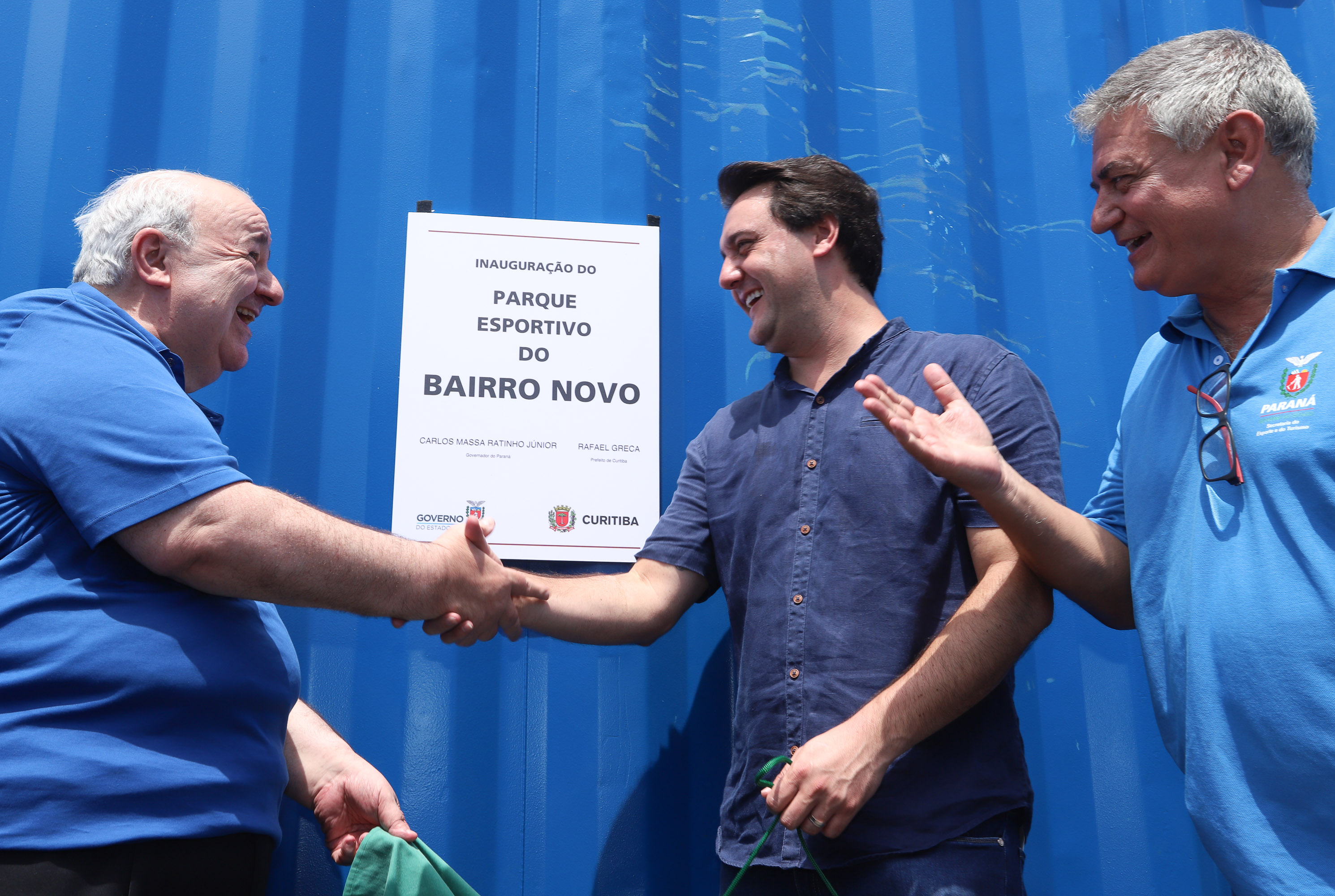 O governador Carlos Massa Ratinho Junior e o prefeito de Curitiba, Rafael Greca, inauguraram neste sábado (02) um parque esportivo no Bairro Novo. A estrutura conta com quadra de futebol com grama sintética, pista de skate com oito obstáculos e quadra poliesportiva. Curitiba,02/02/2019 - Foto: Rodrigo Félix Leal/ANPr
