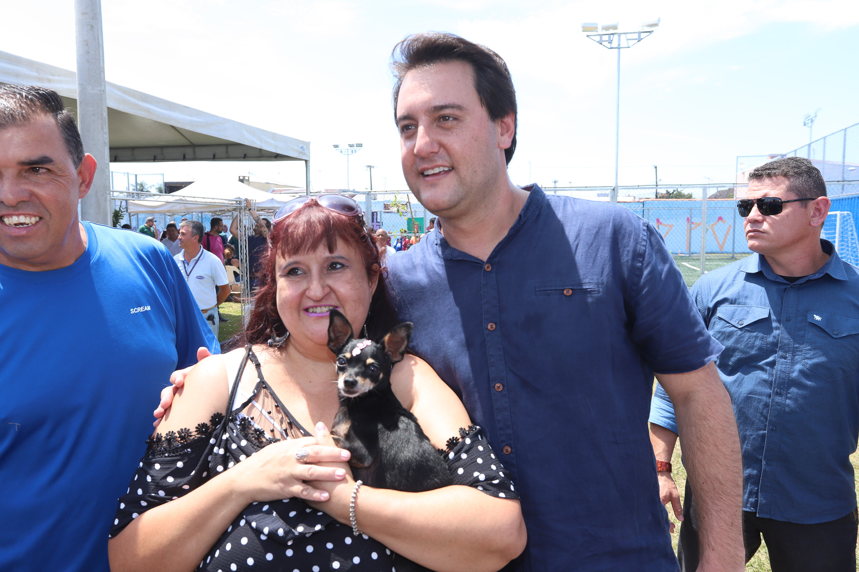 O governador Carlos Massa Ratinho Junior e o prefeito de Curitiba, Rafael Greca, inauguraram neste sábado (02) um parque esportivo no Bairro Novo. A estrutura conta com quadra de futebol com grama sintética, pista de skate com oito obstáculos e quadra poliesportiva. Curitiba,02/02/2019 - Foto: Rodrigo Félix Leal/ANPr