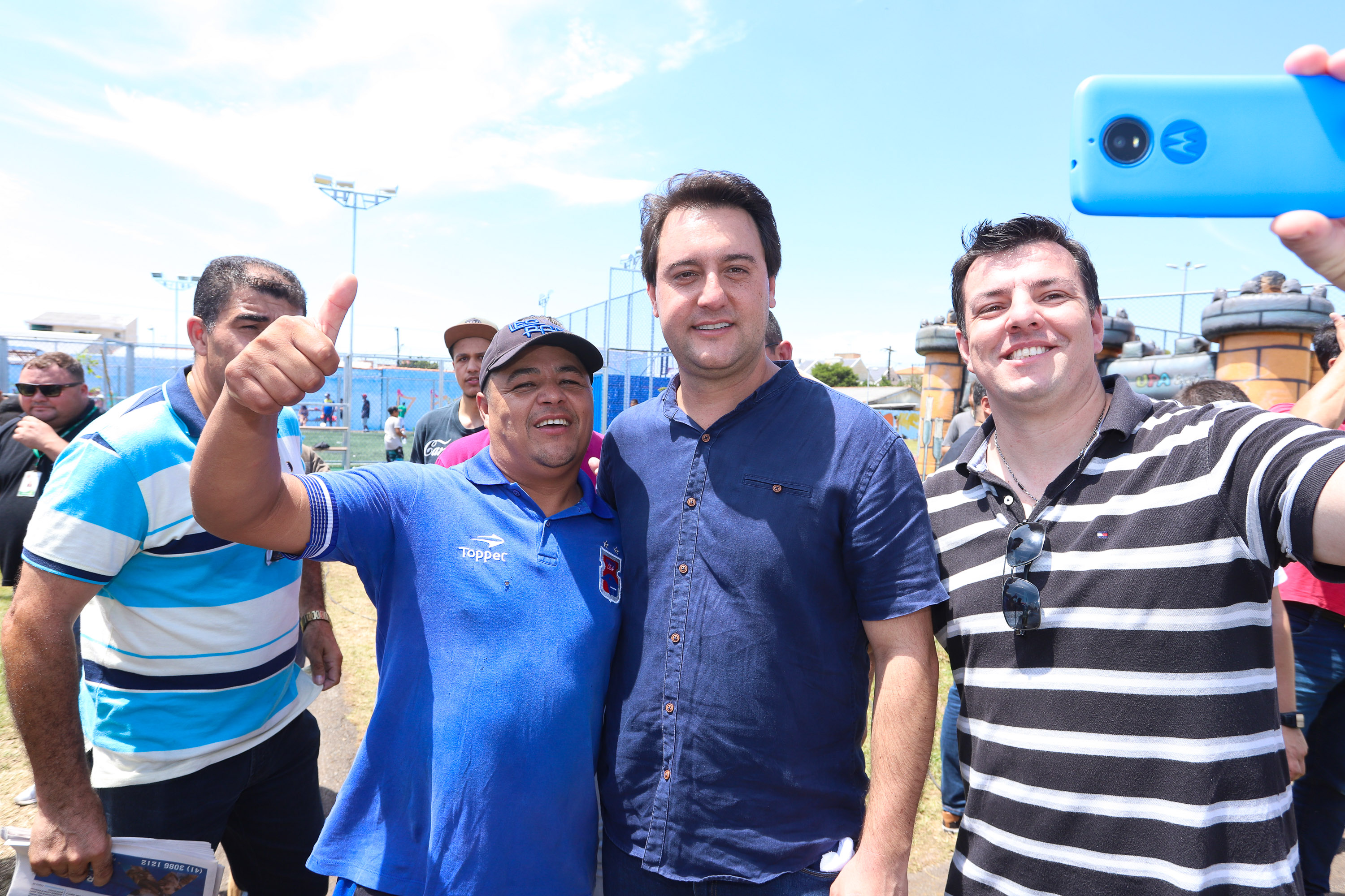 O governador Carlos Massa Ratinho Junior e o prefeito de Curitiba, Rafael Greca, inauguraram neste sábado (02) um parque esportivo no Bairro Novo. A estrutura conta com quadra de futebol com grama sintética, pista de skate com oito obstáculos e quadra poliesportiva. Curitiba,02/02/2019 - Foto: Rodrigo Félix Leal/ANPr