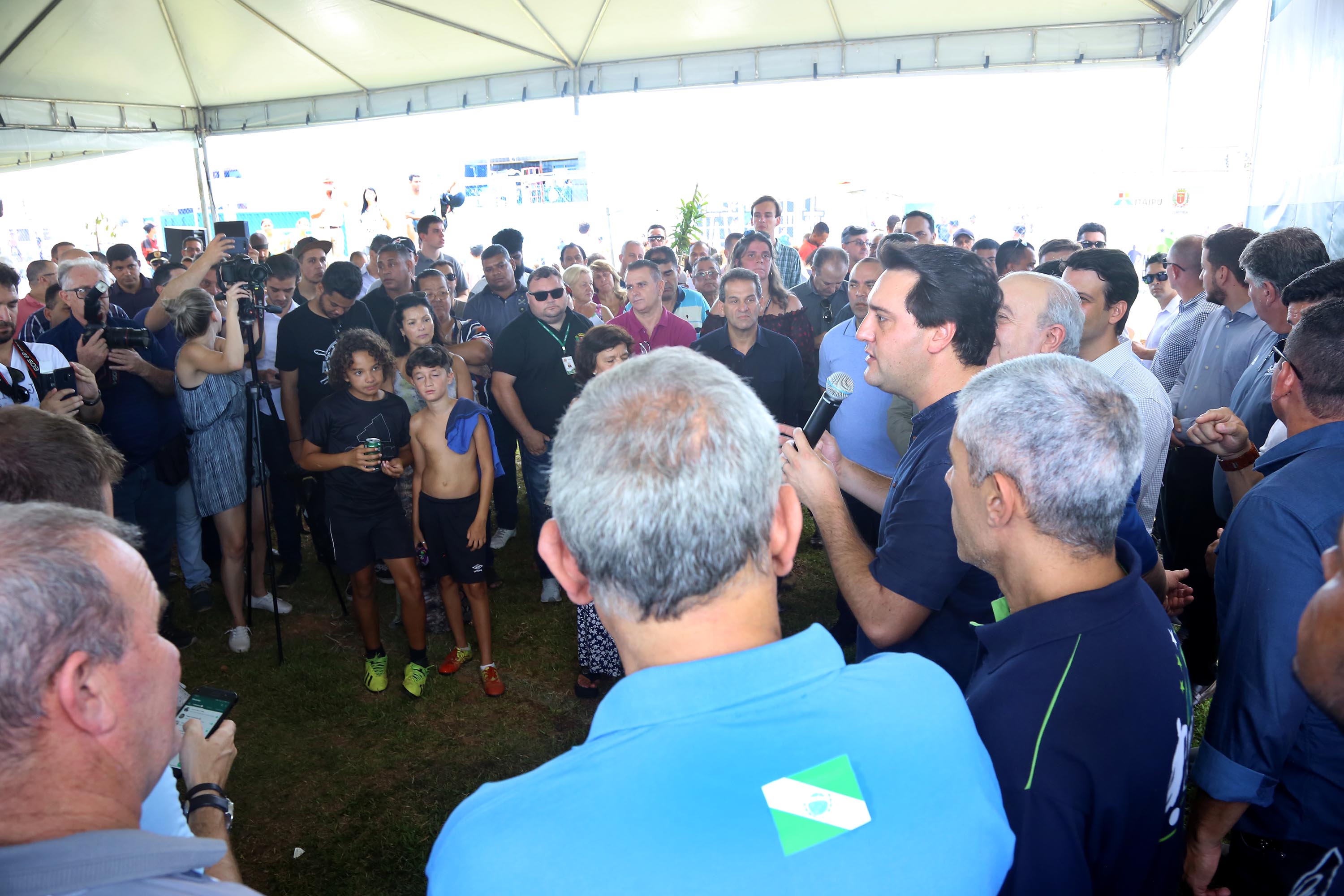 O governador Carlos Massa Ratinho Junior e o prefeito de Curitiba, Rafael Greca, inauguraram neste sábado (02) um parque esportivo no Bairro Novo. A estrutura conta com quadra de futebol com grama sintética, pista de skate com oito obstáculos e quadra poliesportiva. Curitiba,02/02/2019 Foto:Jaelson Lucas / ANPr