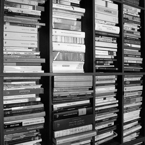 A Biblioteca Pública do Paraná está com inscrições abertas para o segundo módulo do curso de preservação de obras gerais – Capa dura: reaproveitamento e nova encadernação com gravação. Foto: BPP