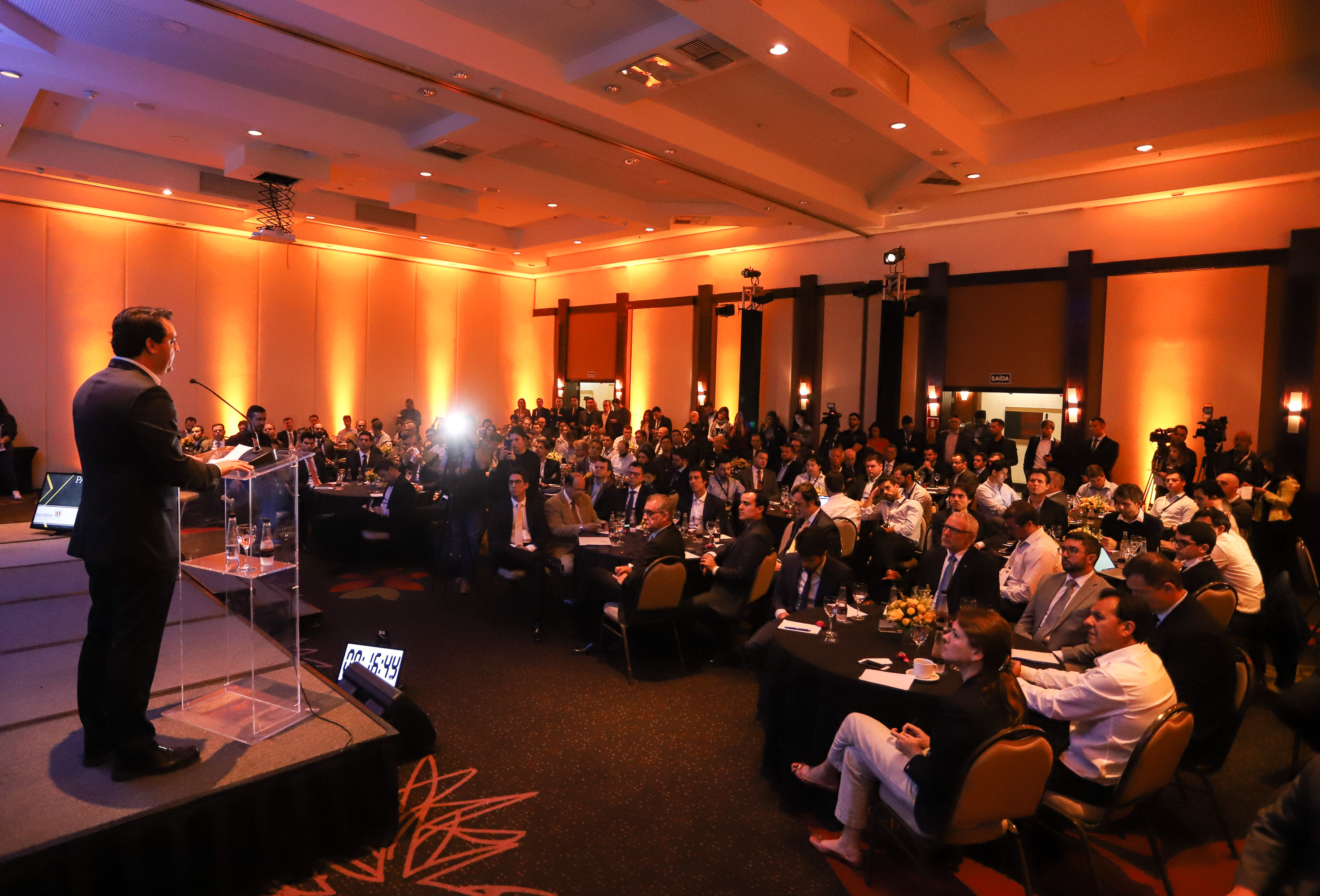 O governador Carlos Massa Ratinho Junior sanciona durante o evento Paraná Day, a lei do Programa de Parcerias do Paraná. - Curitiba, 05/02/2019 - Foto: Rodrigo Félix Leal