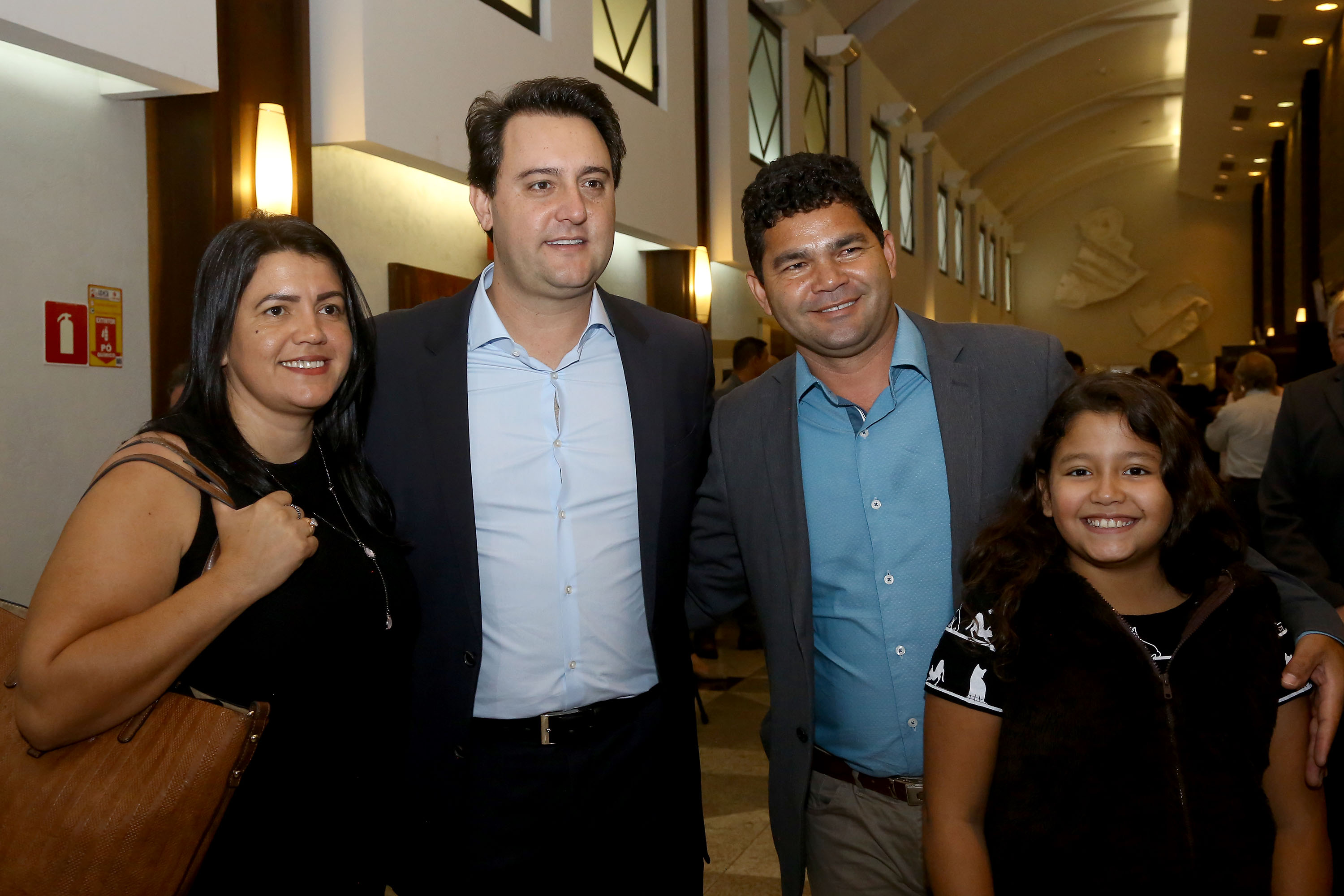 O governador Carlos Massa Ratinho Junior sancionou nesta terça-feira (05) a lei que cria o Programa de Parcerias do Paraná (PAR) e institui um Fundo para o Desenvolvimento de Projetos de Infraestrutura (Funpar). A assinatura aconteceu no Paraná Day, evento realizado em Curitiba com a presença de mais de 100 investidores do País e do exterior. _ Curitiba, 05/02/2019 - Foto: Jaelson Lucas/ANPr