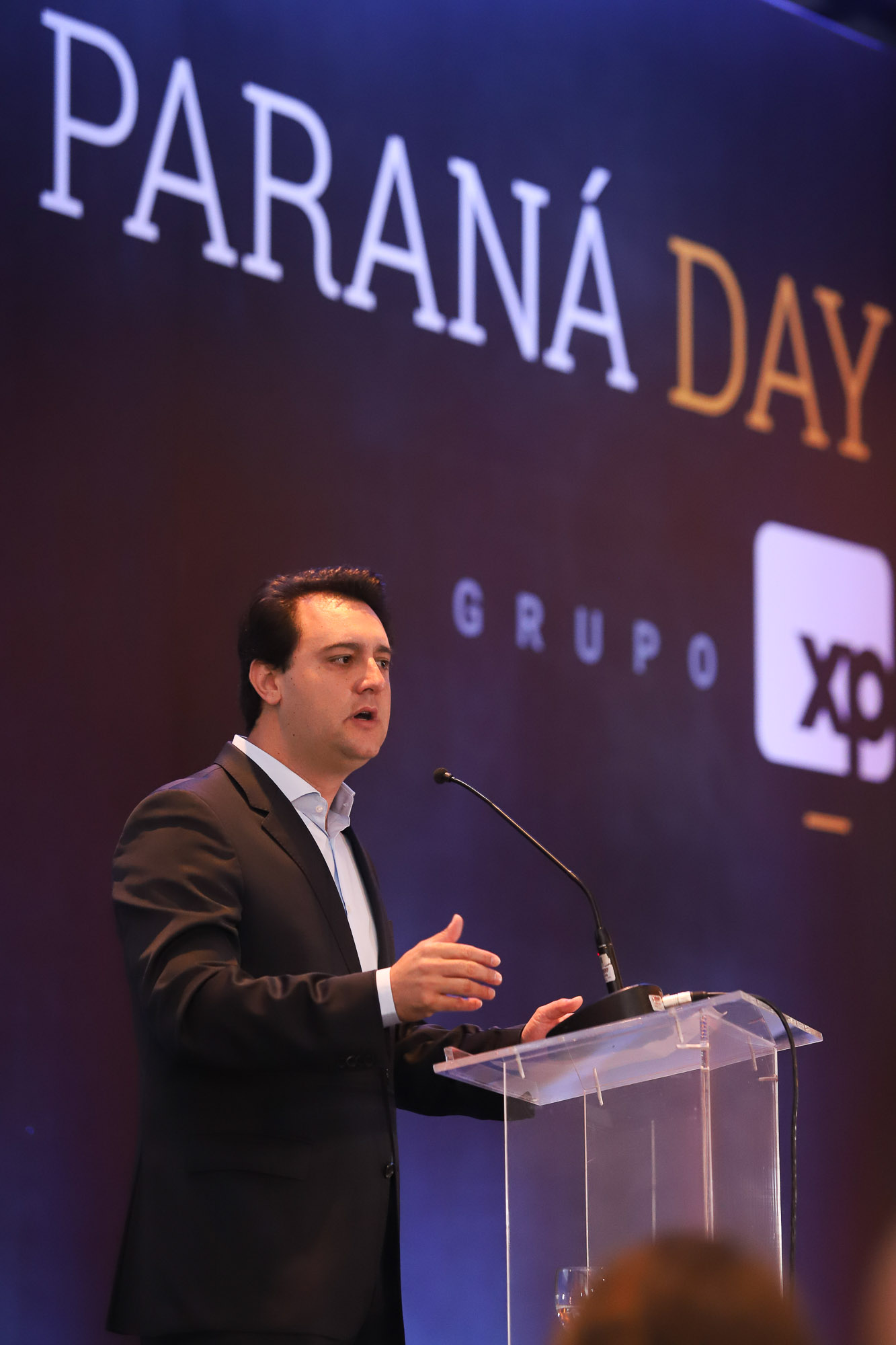 O governador Carlos Massa Ratinho Júnior afirmou nesta terça-feira (5) que o objetivo da nova gestão é transformar o Paraná em um Estado inovador, inteligente e tecnológico. A declaração foi dada para cerca de 100 investidores reunidos no Paraná Day, um evento inédito no País e que é realizado em Curitiba pela XP Investimentos. - Curitiba, 05/02/2019 - Foto: Rodrigo Félix Leal