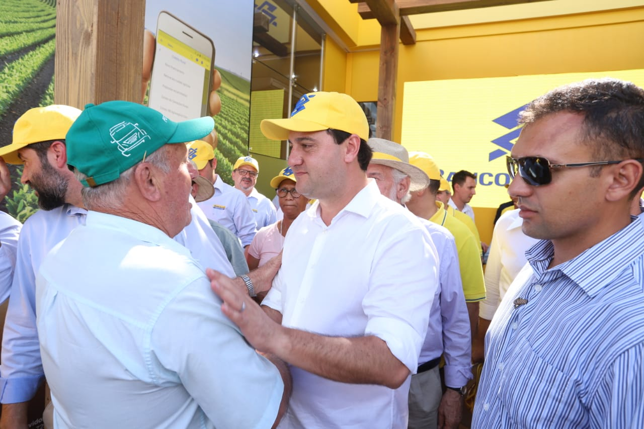 O governador Carlos Massa Ratinho Júnior entregou nesta quinta-feira (7), durante o Show Rural, em Cascavel, três tratores agrícolas para produtores do município de Catanduvas. - Cascavel, 07/02/2019 - Foto: Rodrigo Félix Leal/ANPr