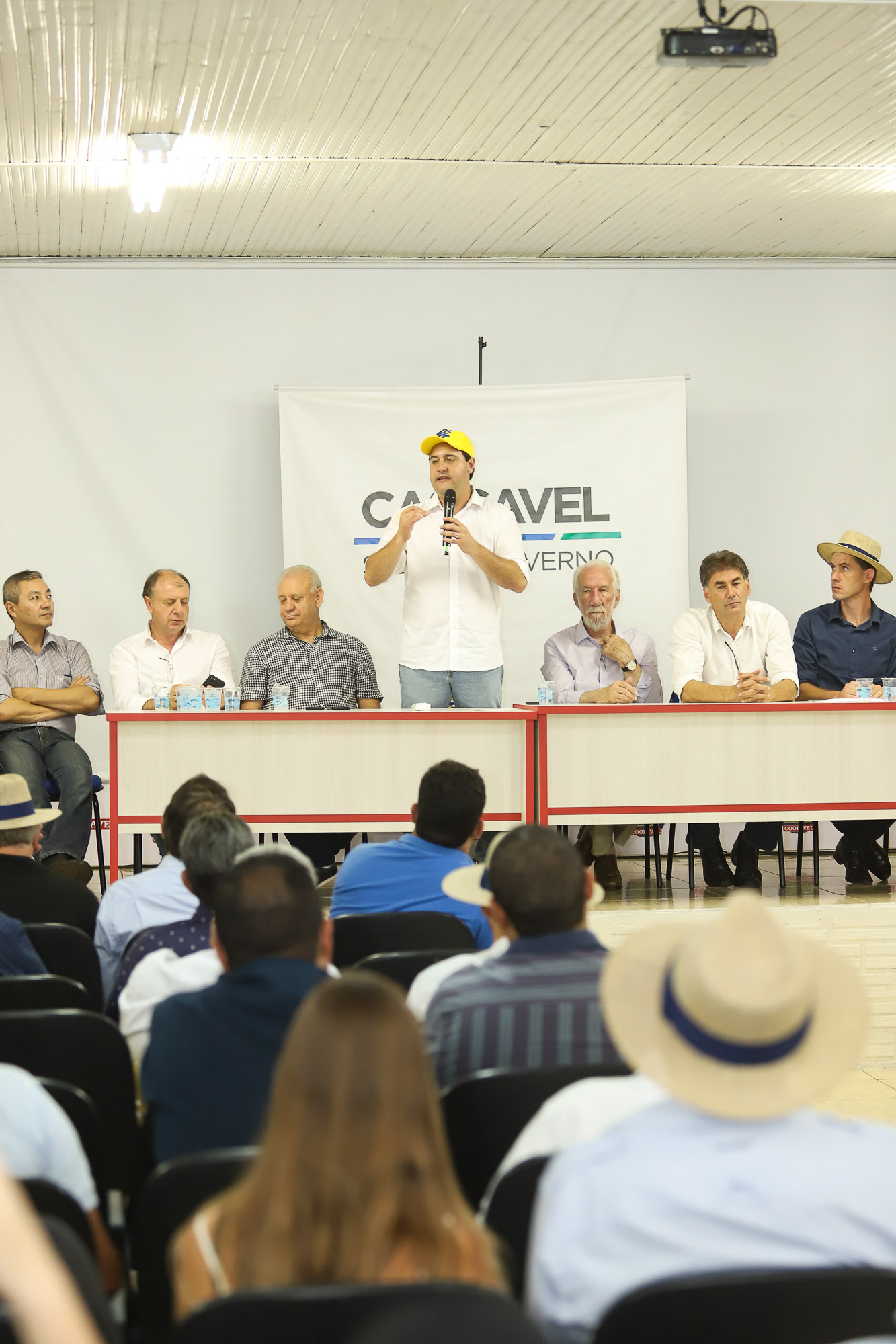 O governador Carlos Massa Ratinho Junior afirmou nesta quinta-feira (07), em Cascavel, que vai editar um decreto regulamentando a aplicação da lei que estabelece a perenidade da Tarifa Rural Noturna de energia. - Cascavel, 07/02/2019 - Foto: Rodrigo Félix Leal