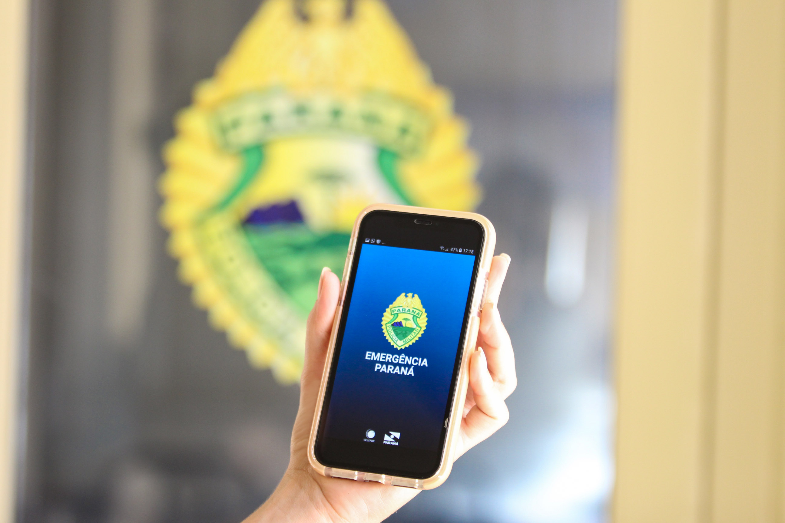 a Polícia Militar do Paraná lançou o APP 190 ? Emergência Paraná para o sistema iOS e também divulgou um balanço dos quatro meses de funcionamento do aplicativo, que está em uso em Curitiba e Região Metropolitana na versão para Android, lançada no início de outubro do ano passado. - Curitiba, 11/02/2019 - Foto: Soldado Priscilla Carvalho
