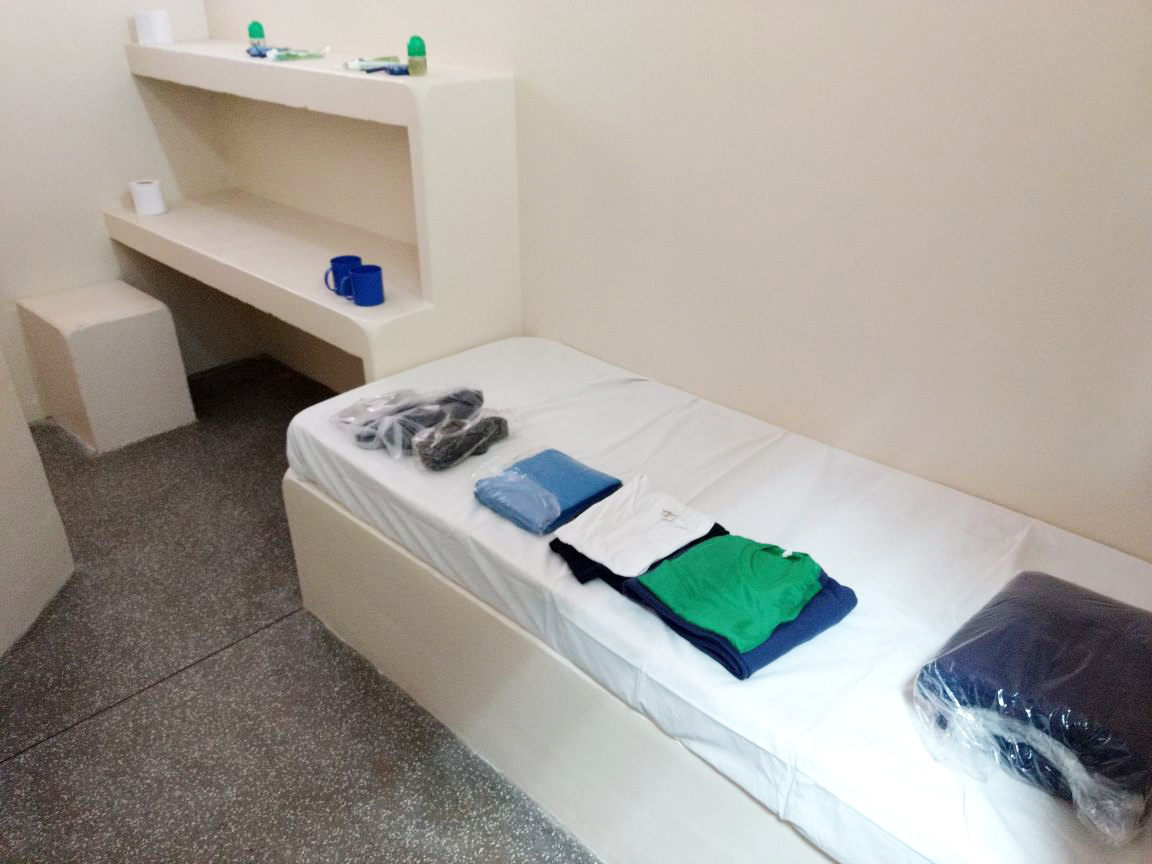 O Departamento de Atendimento Socioeducativo (Dease) vai entregar neste primeiro semestre novos itens de vestuário (camisetas, bermudas, regatas, calças de moletom, conjunto de agasalho, jaquetas, tênis, chinelos, roupas íntimas) e ao longo do ano mais três mil novos colchões para todas as unidades socioeducativas do Estado – 19 Centros de Socioeducação e 8 Casas de Semiliberdade. Curitiba, 12/02/2019 - Foto: Divulgação SEJU