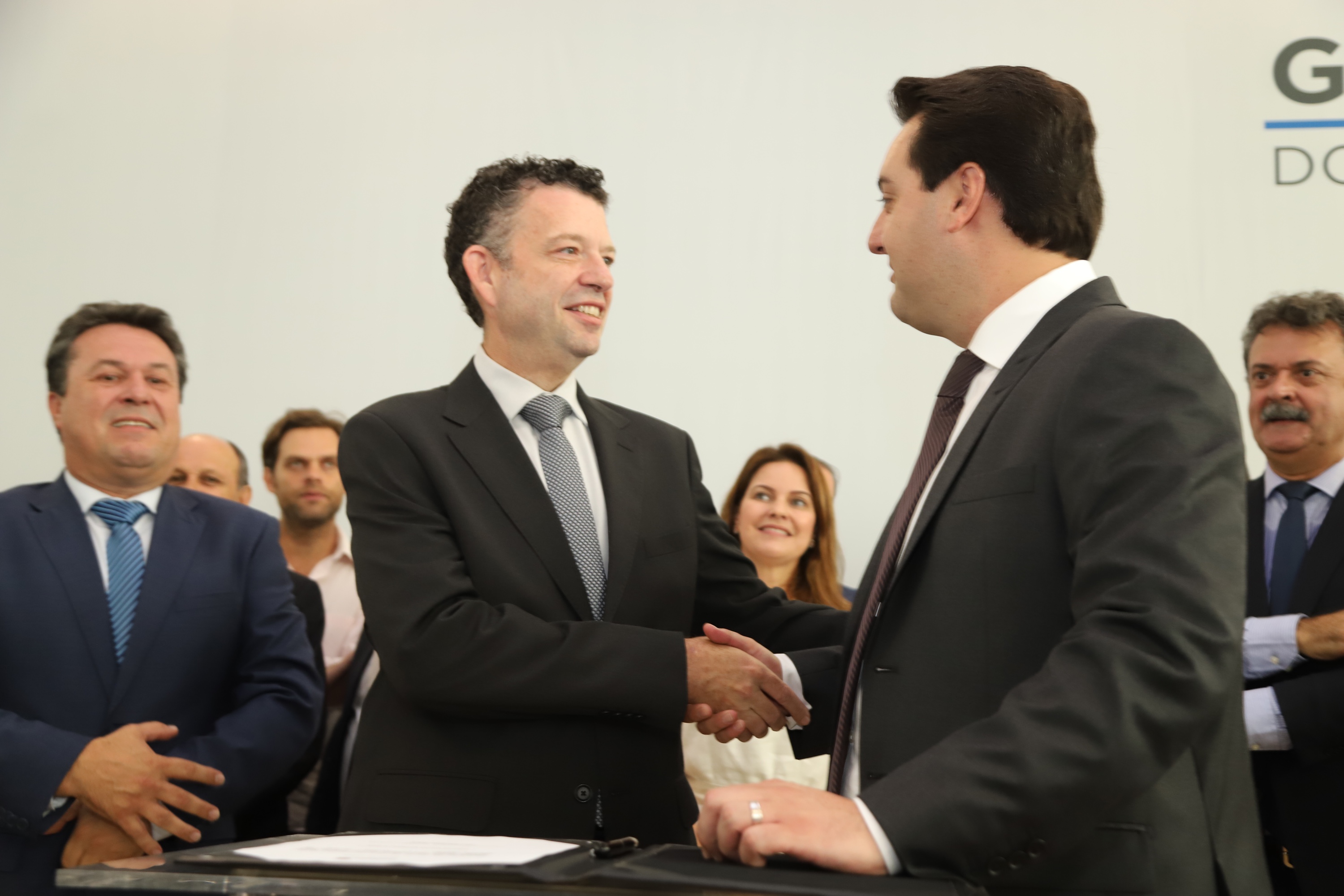 O governador Carlos Massa Ratinho Junior deu posse, em cerimônia no Palácio Iguaçu, ao secretário de Estado do Desenvolvimento Sustentável e Turismo, Marcio Nunes, e aos presidentes das autarquias vinculadas à pasta. Foram empossados os presidentes do Instituto Água e Terra, Everton Souza; do Simepar, Eduardo Alvin; da Paraná Desenvolvimento, Eduardo Bekin; e da Paraná Turismo, João Jacob Mehl. - Curitiba, 12/02/2019 - Foto: José Fernando Ogura/ANPr