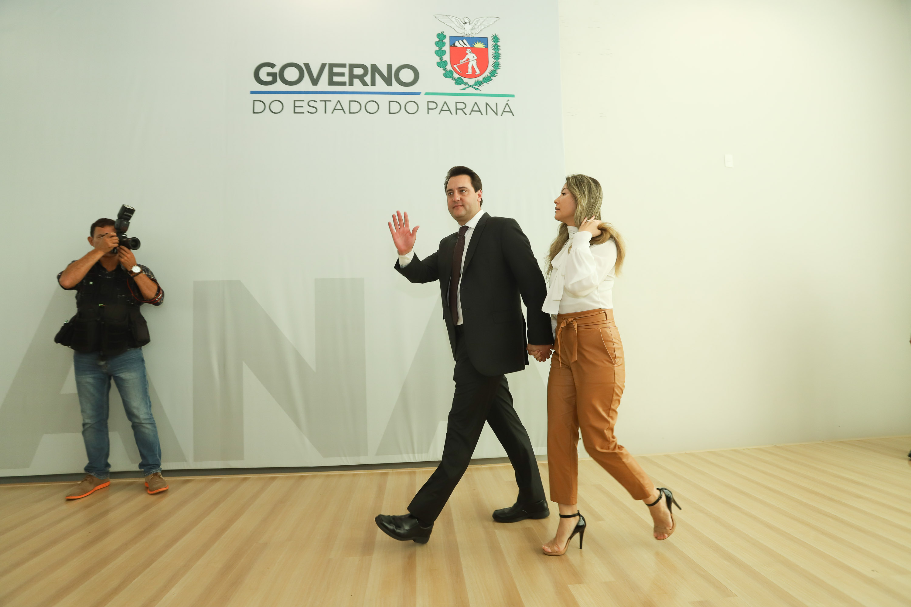 O governador Carlos Massa Ratinho Junior deu posse, em cerimônia no Palácio Iguaçu, ao secretário de Estado do Desenvolvimento Sustentável e Turismo, Marcio Nunes, e aos presidentes das autarquias vinculadas à pasta. Foram empossados os presidentes do Instituto Água e Terra, Everton Souza; do Simepar, Eduardo Alvin; da Paraná Desenvolvimento, Eduardo Bekin; e da Paraná Turismo, João Jacob Mehl. - Curitiba, 12/02/2019 - Foto: Rodrigo Félix Leal/ANPr