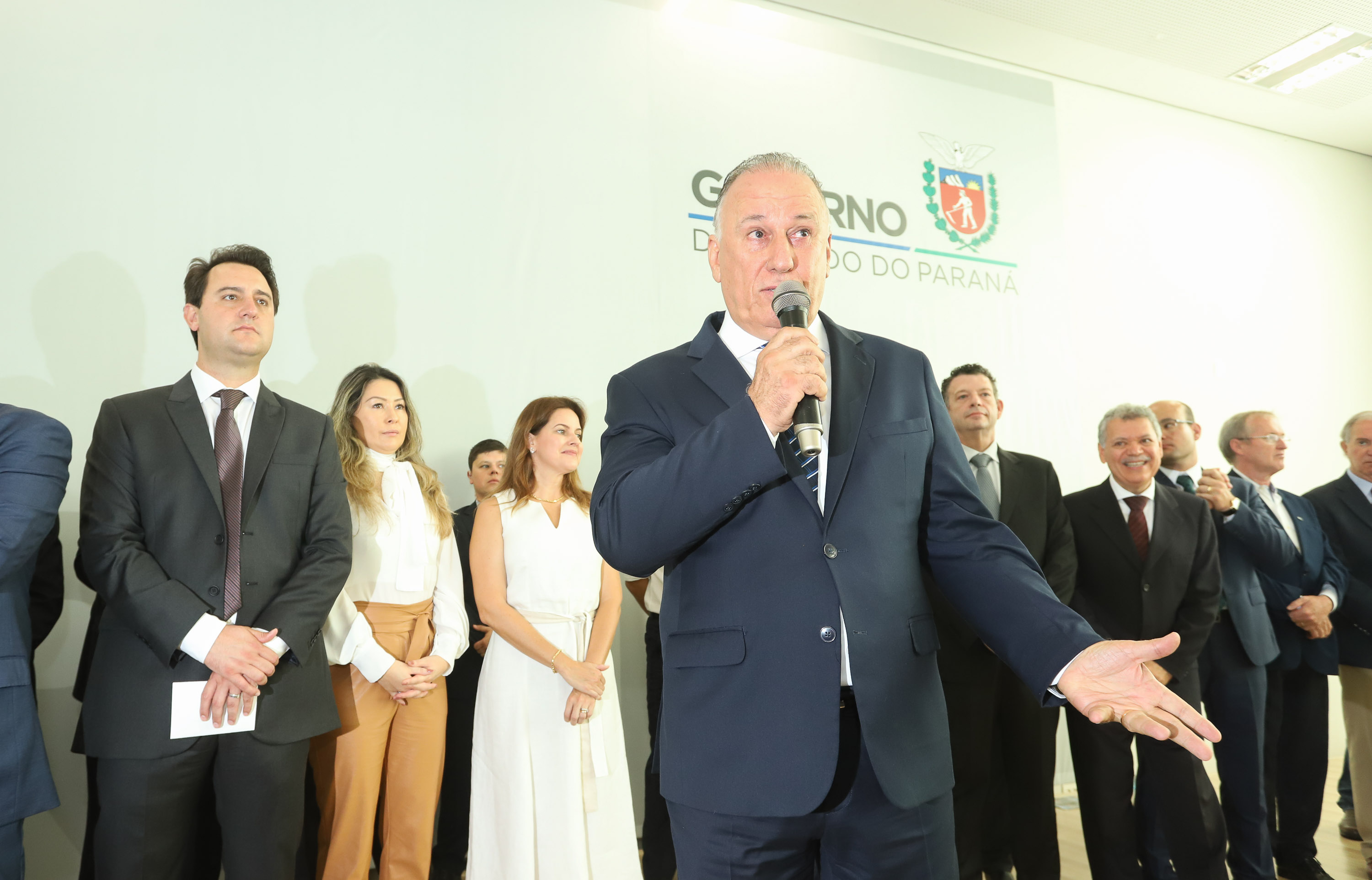 O governador Carlos Massa Ratinho Junior deu posse, em cerimônia no Palácio Iguaçu, ao secretário de Estado do Desenvolvimento Sustentável e Turismo, Marcio Nunes, e aos presidentes das autarquias vinculadas à pasta. Foram empossados os presidentes do Instituto Água e Terra, Everton Souza; do Simepar, Eduardo Alvin; da Paraná Desenvolvimento, Eduardo Bekin; e da Paraná Turismo, João Jacob Mehl. - Curitiba, 12/02/2019 - Foto: Rodrigo Félix Leal/ANPr