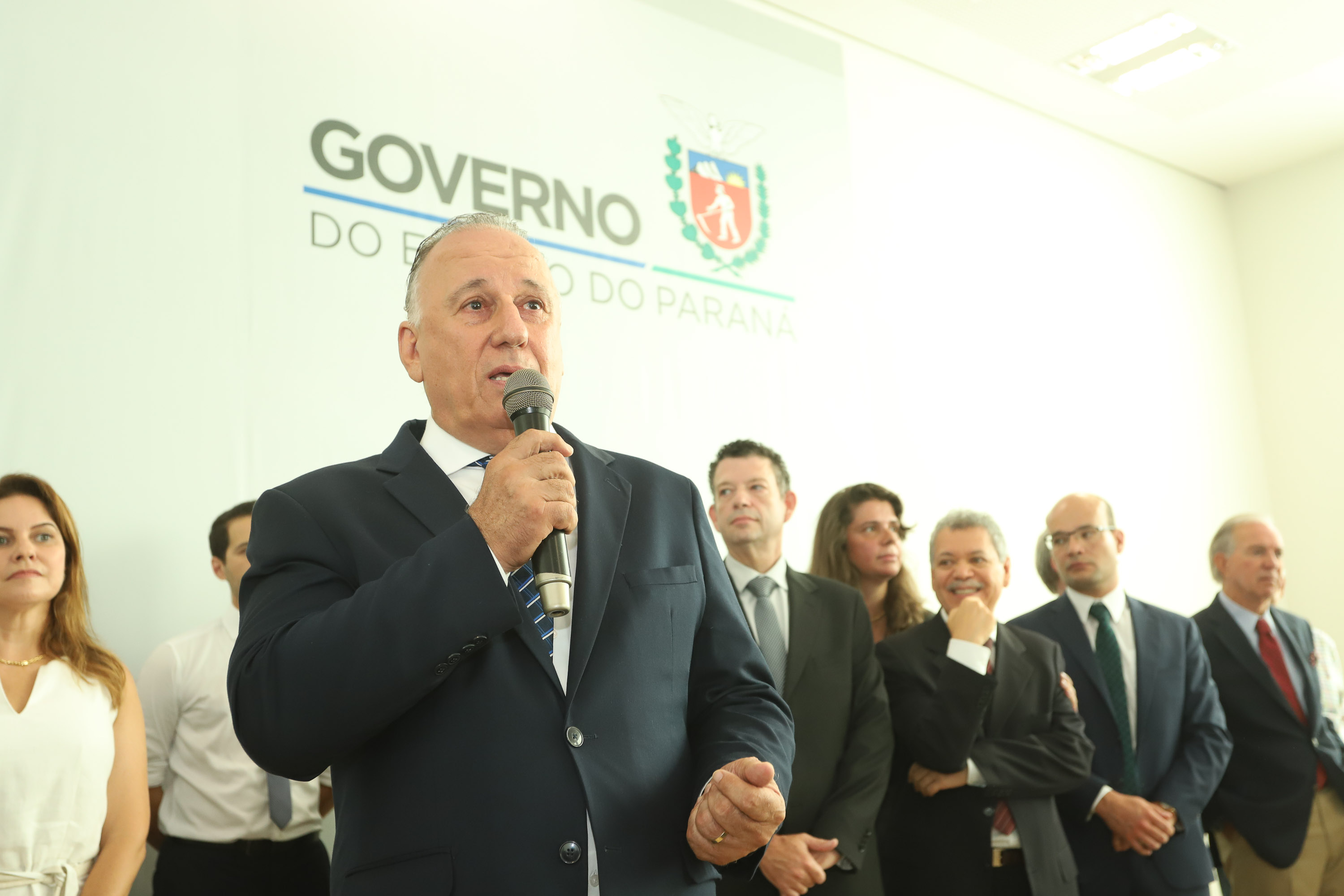 O governador Carlos Massa Ratinho Junior deu posse, em cerimônia no Palácio Iguaçu, ao secretário de Estado do Desenvolvimento Sustentável e Turismo, Marcio Nunes, e aos presidentes das autarquias vinculadas à pasta. Foram empossados os presidentes do Instituto Água e Terra, Everton Souza; do Simepar, Eduardo Alvin; da Paraná Desenvolvimento, Eduardo Bekin; e da Paraná Turismo, João Jacob Mehl. - Curitiba, 12/02/2019 - Foto: Rodrigo Félix Leal/ANPr