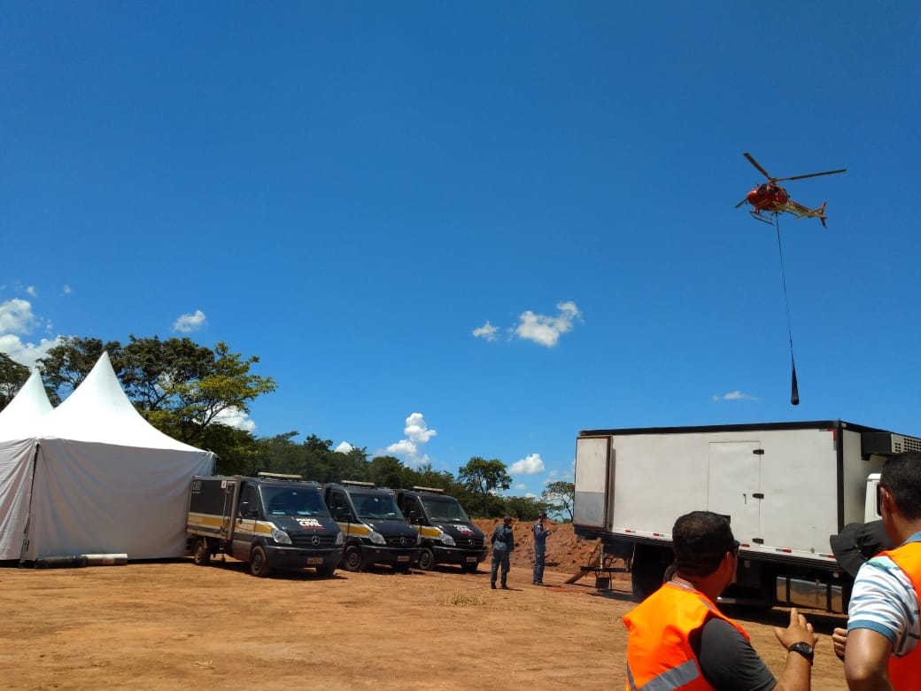 Equipe do Paraná durante resgates em Brumadinho (MG). Foto: Divulgação/ANPr