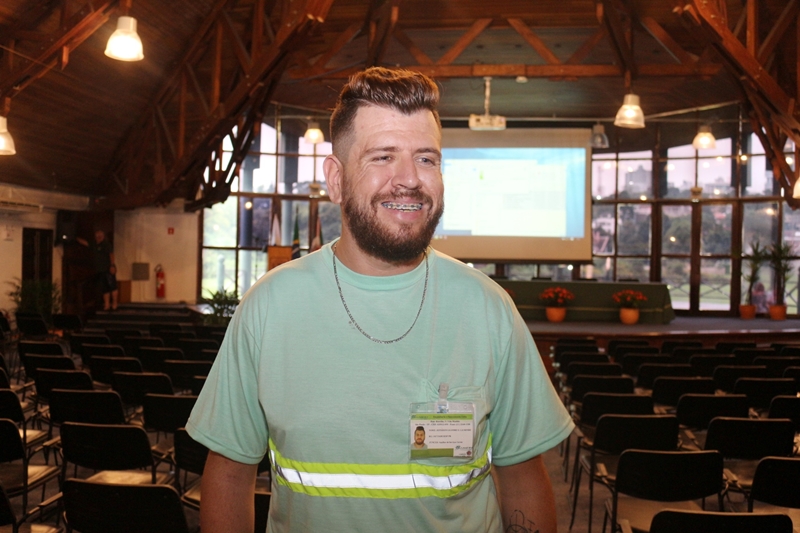A Companhia de Saneamento do Paraná (Sanepar) e a Secretaria Municipal do Meio Ambiente de Curitiba vão reforçar a parceria nos próximos meses para a despoluição dos rios urbanos de Curitiba.    Na imagem, eferson faz parte da equipe que vai atuar neste trabalho  -  Curitiba, 15/02/2019  -  Foto: Divulgação Sanepar