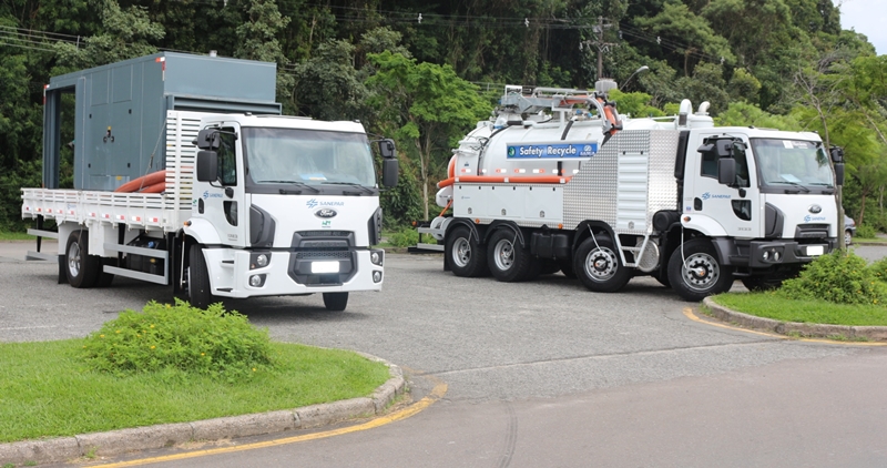 A Companhia de Saneamento do Paraná (Sanepar) e a Secretaria Municipal do Meio Ambiente de Curitiba vão reforçar a parceria nos próximos meses para a despoluição dos rios urbanos de Curitiba. Caminhões utilizados pela Sanepar em limpeza e desobstrução de rede   -  Curitiba, 15/02/2019  -  Foto: Divulgação Sanepar