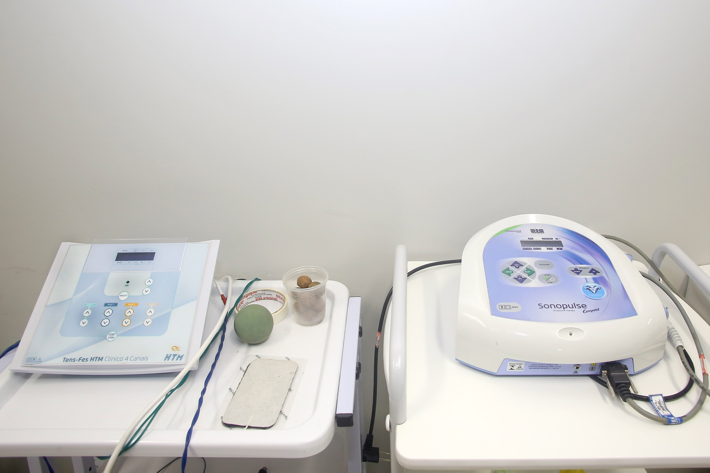 Uma cerimônia realizada nesta sexta-feira (15) em Capanema, no Sudoeste do Paraná, oficializou a entrega de uma Unidade de Saúde, uma UTI Móvel, equipamentos de fisioterapia e um ônibus de 40 lugares para a população local
