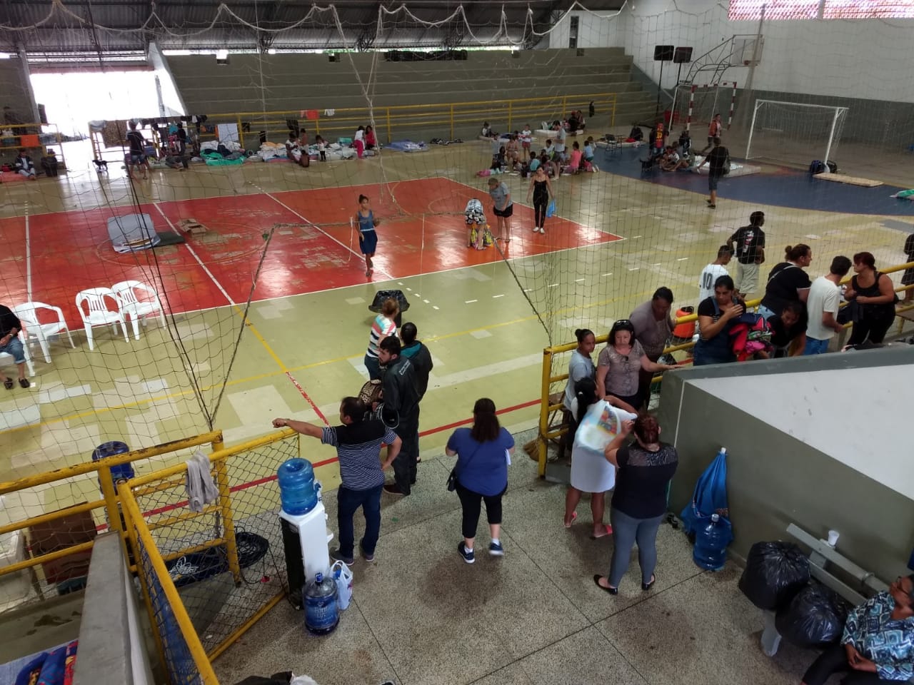 Cerca de 100 pessoas ficaram desalojadas em Guaratuba, no Litoral do Estado, em função das fortes chuvas que atingem a região desde sexta-feira (15). A Defesa Civil estima que cerca de 40 famílias estejam desalojadas em função dos alagamentos que ocorreram no município. - Guaratuba, 17/02/2019 - Foto: Defesa Civil do Governo do Paraná