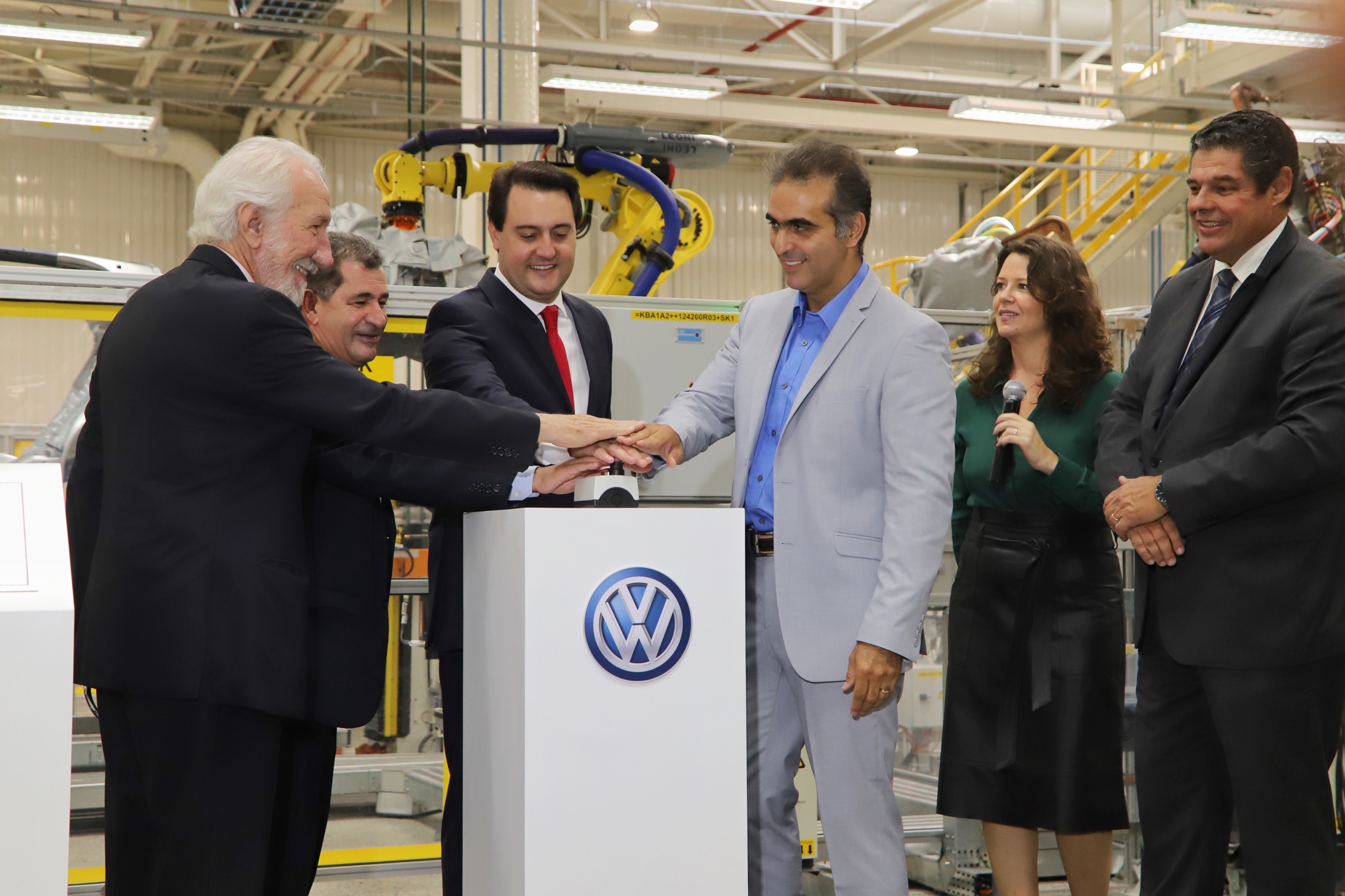Governador Carlos Massa Ratinho Júnior participa da solenidade de comemoração de 20 anos da Volkswagen no Paraná. - São José dos Pinhais, 19/02/2019 - Foto: José Fernando Ogura/ANPr