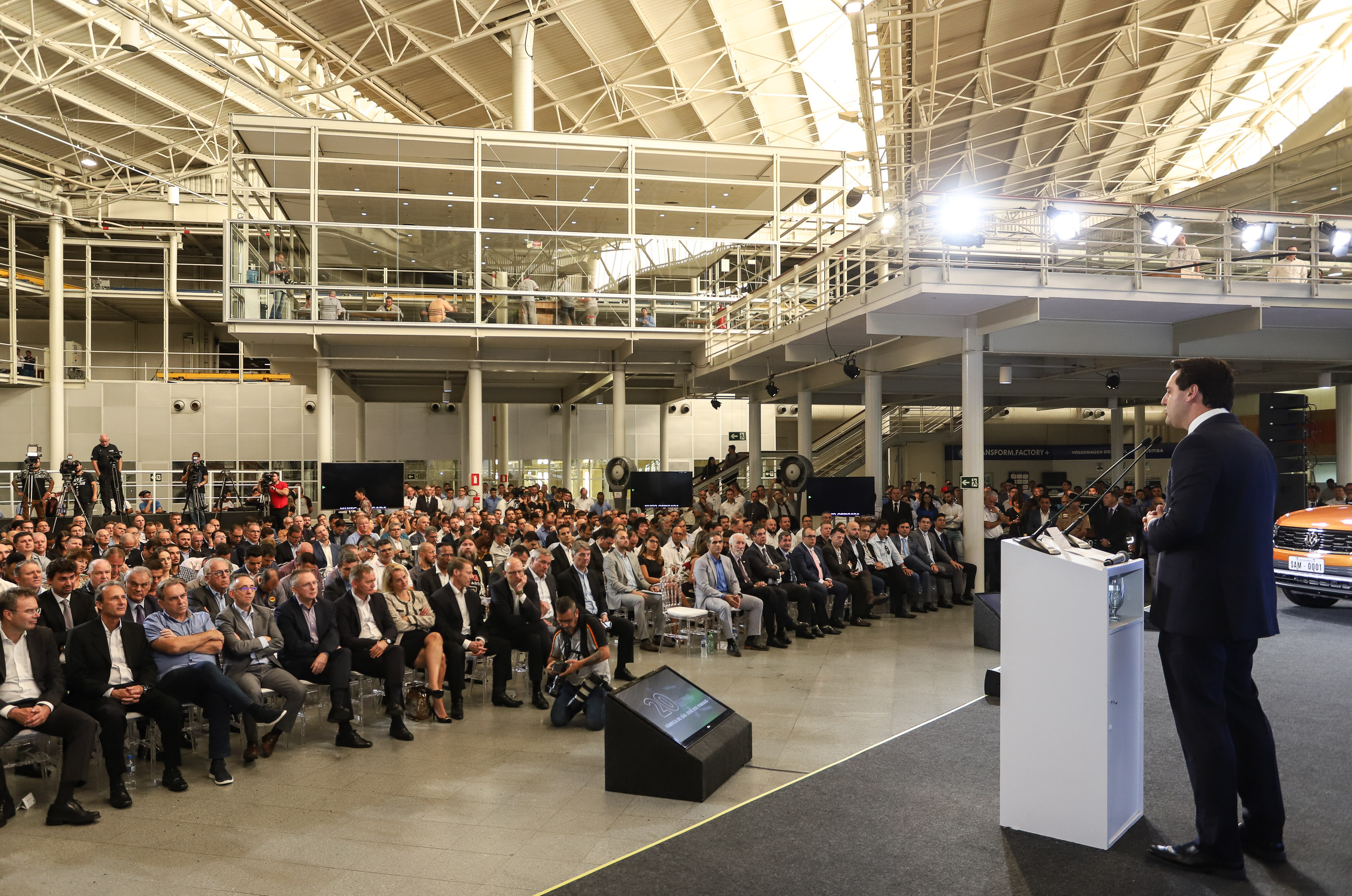 Governador Carlos Massa Ratinho Júnior participa da solenidade de comemoração de 20 anos da Volkswagen no Paraná. - São José dos Pinhais, 19/02/2019 - Foto: Rodrigo Felix Leal/ANPr