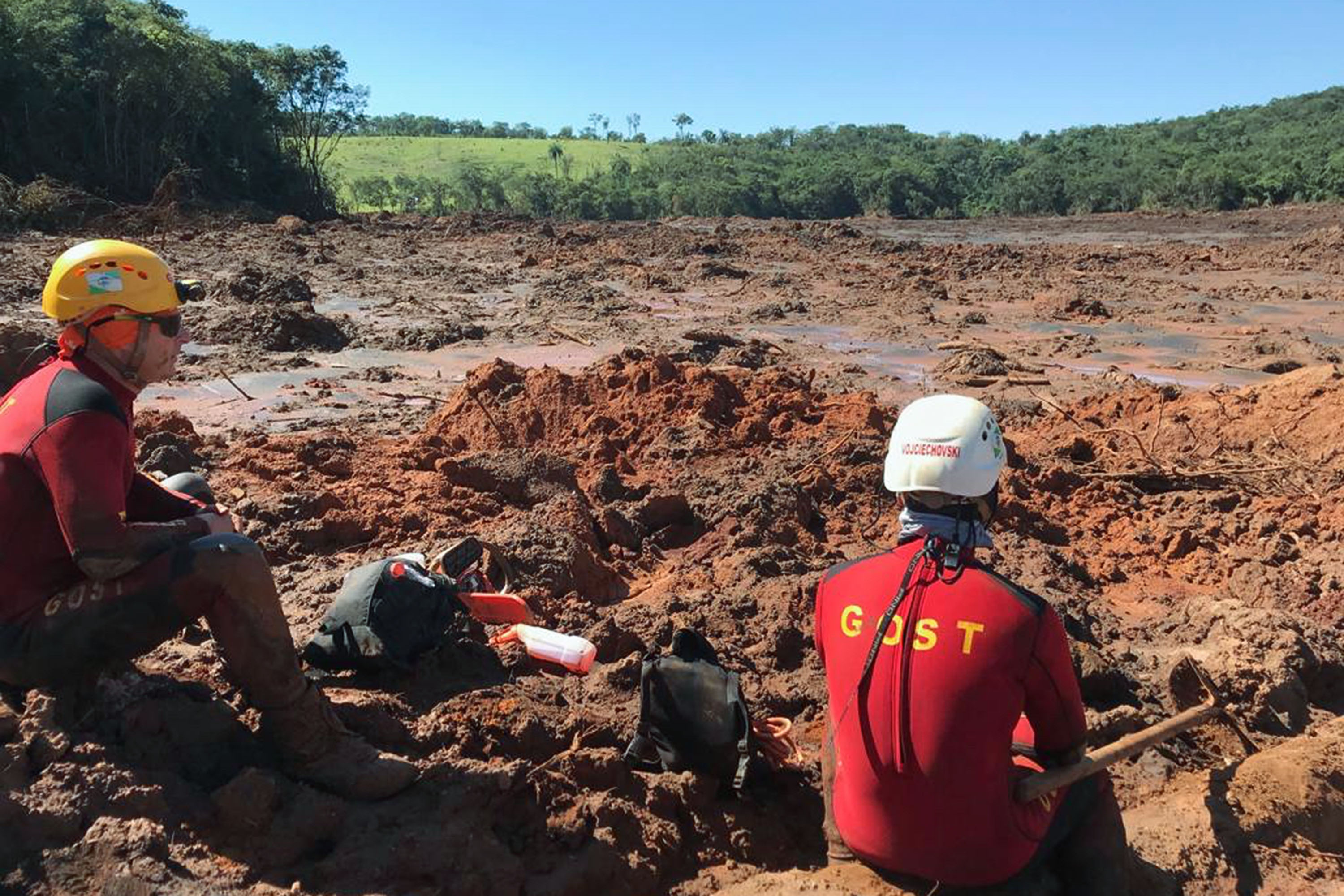 Bombeiros de Operações Terrestres do Grupo de Operações de Socorro Tático (GOST) do Corpo de Bombeiros do Paraná, participam das buscas de vítimas do rompimento da barragem do Córrego do Feijão, em Brumadinho.   -  Curitiba, 18/02/2019  -  Foto: Divulgação Corpo de Bombeiros do Paraná