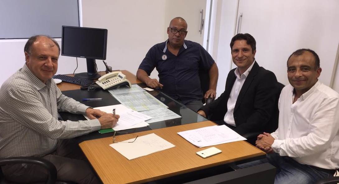 O secretário do Desenvolvimento Urbano (SEDU), João Carlos Ortega, autorizou nesta quarta-feira (20) duas homologações e duas licitações para obras nos municípios de Rio Azul, Engenheiro Beltrão, Ivatuba e de Jandaia do Sul. O valor total autorizado chega a R$ 2,86 milhões com recursos do Sistema de Financiamento aos Municípios (SFM), sendo que só das licitações são R$ 351,82 mil. - Curitiba, 20/01/2019 - Foto: Divulgação SEDU