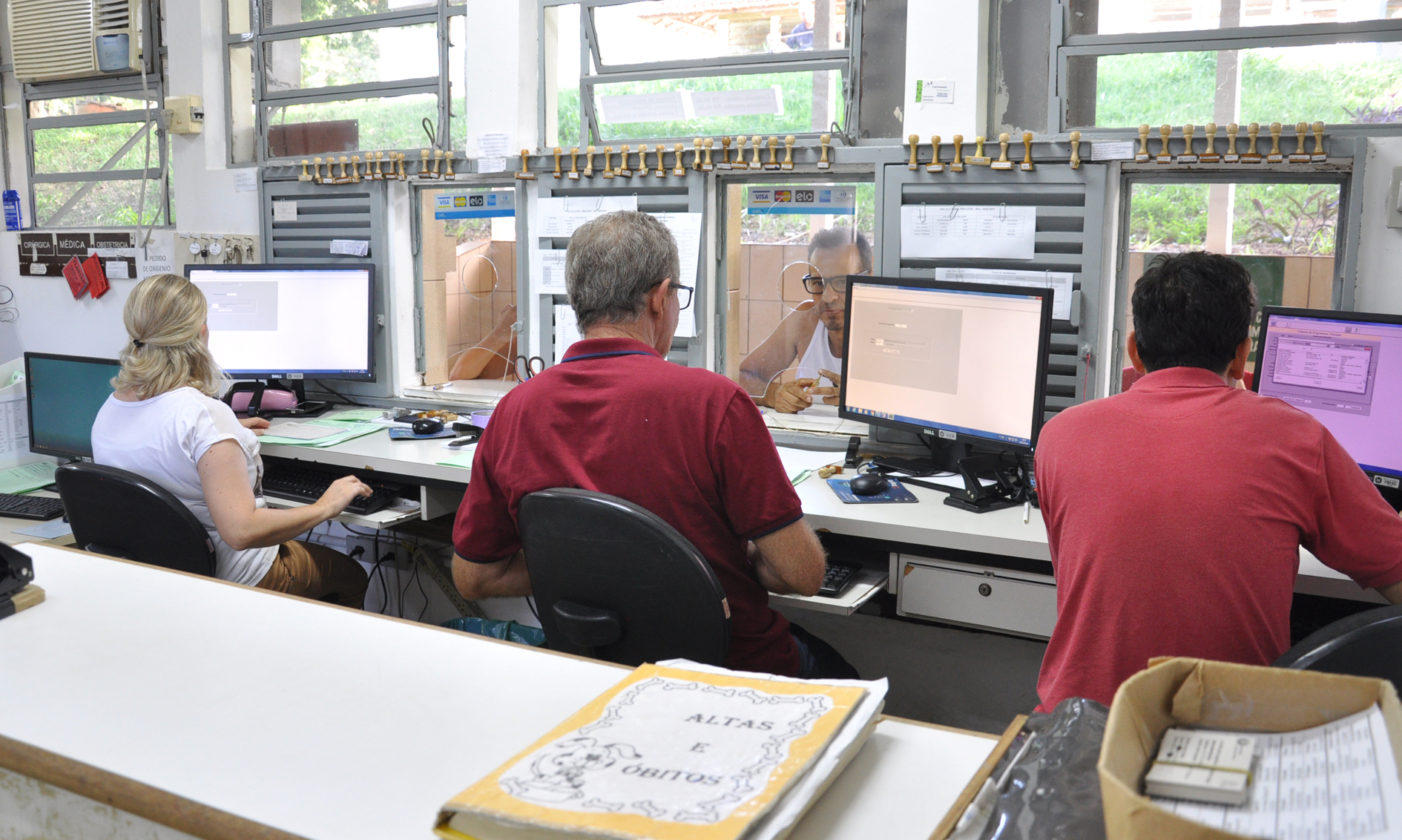 As universidades estaduais do Paraná oferecem uma série de serviços à comunidade, entre eles o atendimento veterinário a animais de diversos portes. Foto: Divulgação