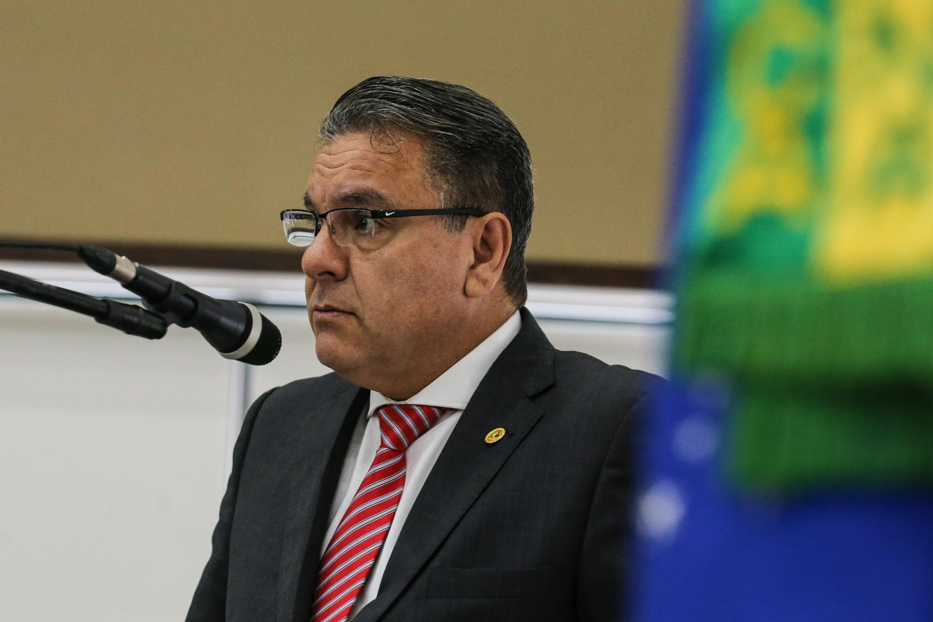 O governador Carlos Massa Ratinho Junior participa da solenidade que formaliza a Força-Tarefa Infância Segura de Prevenção e Combate a Crimes Contra a Criança, nesta quinta-feira (21) no Palácio da Justiça. Na foto, o presidente do Tribunal de Justiça do Paraná, Adalberto Xisto Pereira. - Curitiba, 21/02/2019 - Foto: Geraldo Bubniak/ANPr
