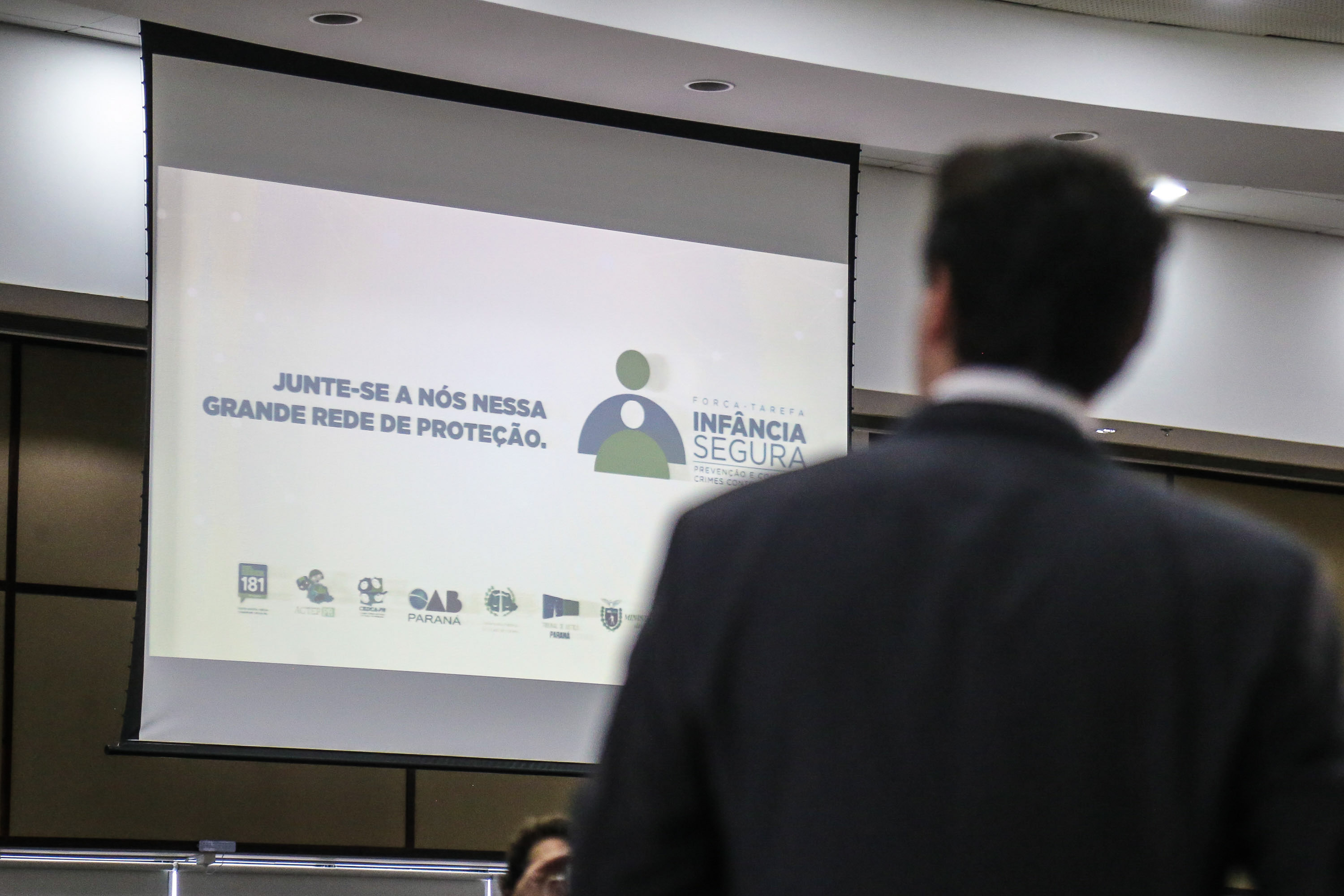 O governador Carlos Massa Ratinho Junior participa da solenidade que formaliza a Força-Tarefa Infância Segura de Prevenção e Combate a Crimes Contra a Criança, nesta quinta-feira (21) no Palácio da Justiça. Curitiba, 21/02/2019 - Foto: Geraldo Bubniak/ANPr