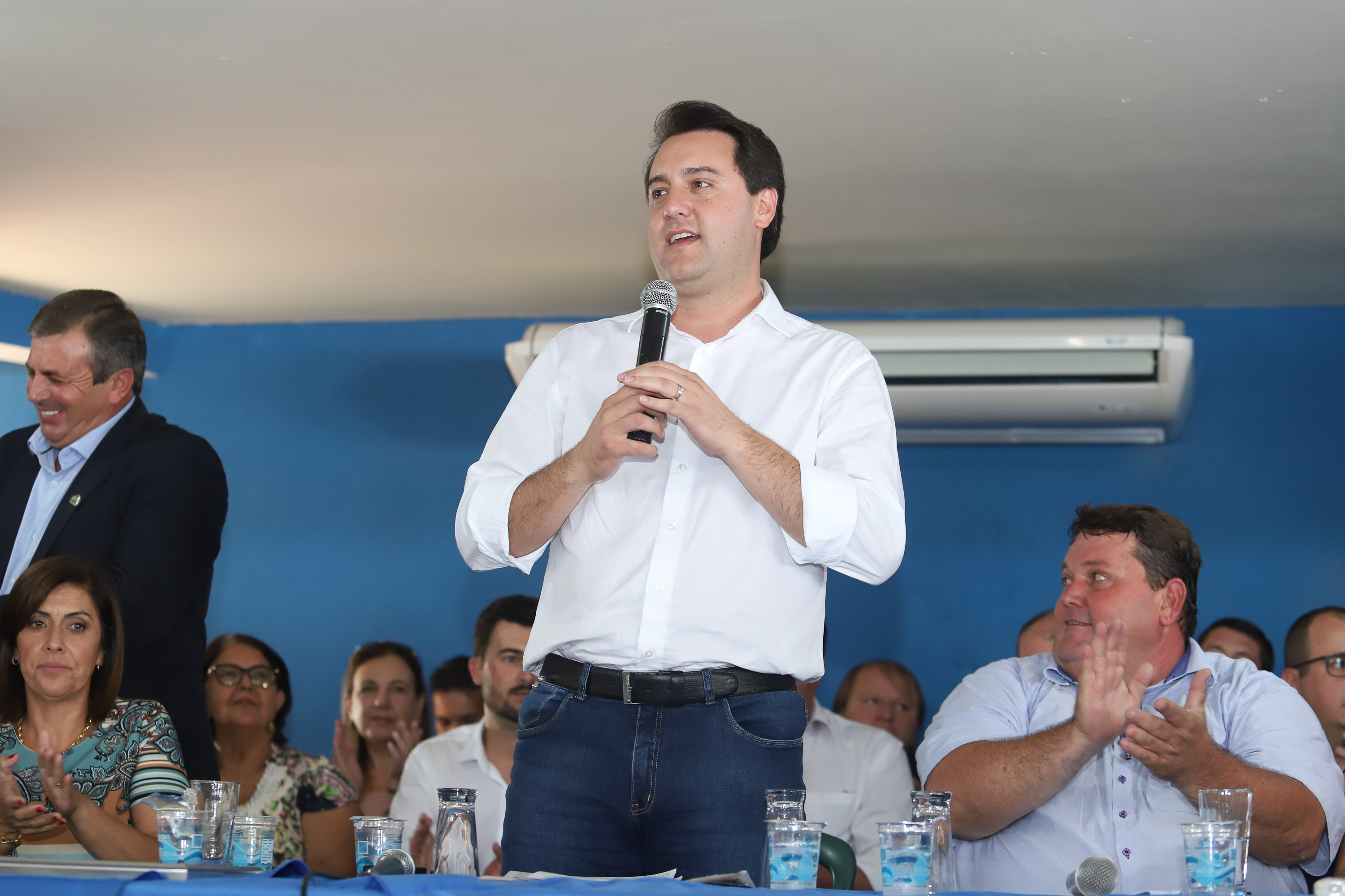 Governador Carlos Massa Ratinho Júnior participa da posse da diretoria da Associação dos Municípios do Norte Pioneiro (Amunorp), em Pinhalão, no Clube Aerp. - Pinhalão 22/02/2019 - Foto: Rodrigo Félix Leal/ANPr