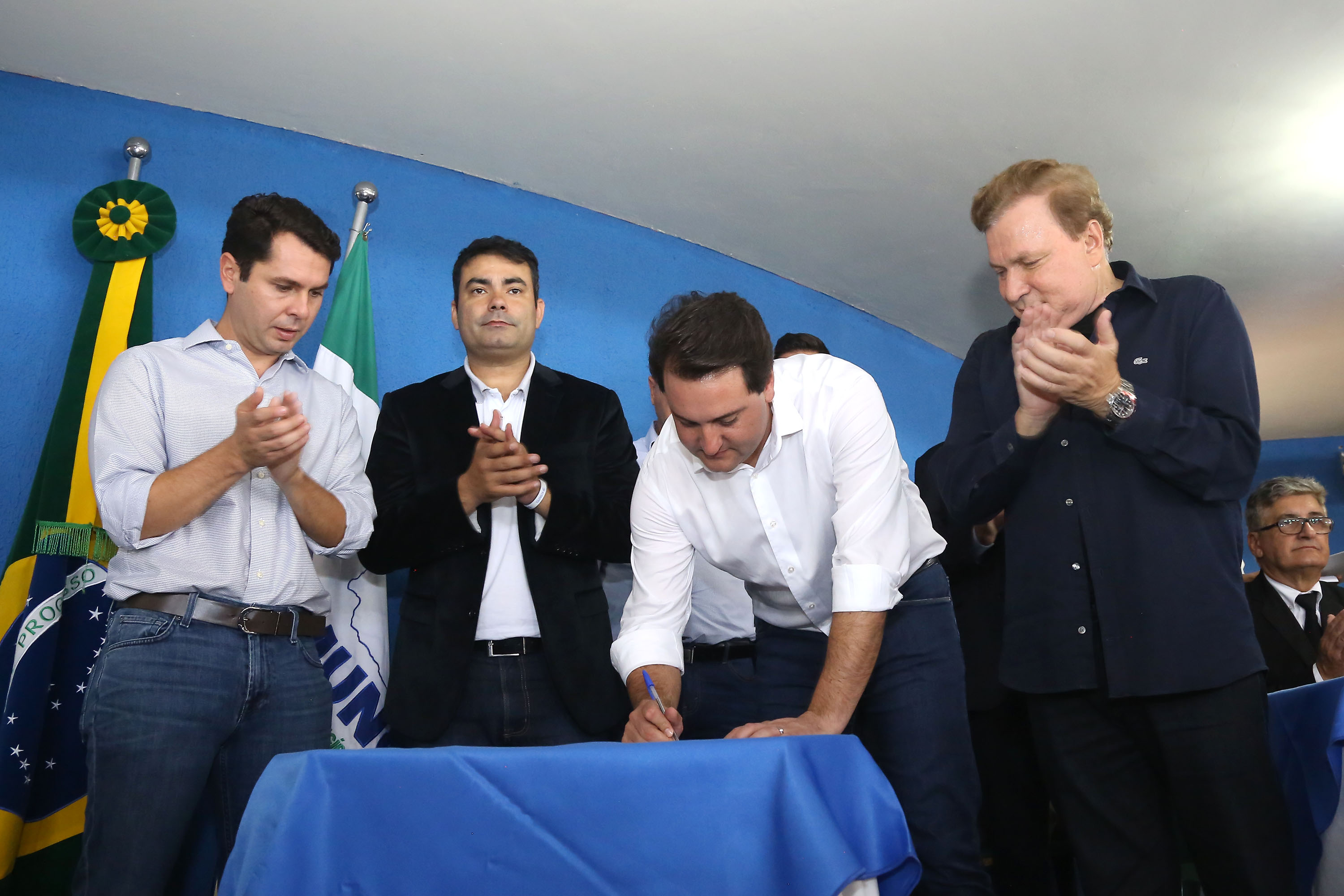 Governador Carlos Massa Ratinho Júnior participa da posse da nova diretoria da Associação dos Municípios do Norte Pioneiro (Amunorpi). O prefeito de Pinhalão, Sérgio Rodrigues é o presidente da Associação. - Pinhalão, 22/01/2019 - Foto: Jaelson Lucas/ANPr