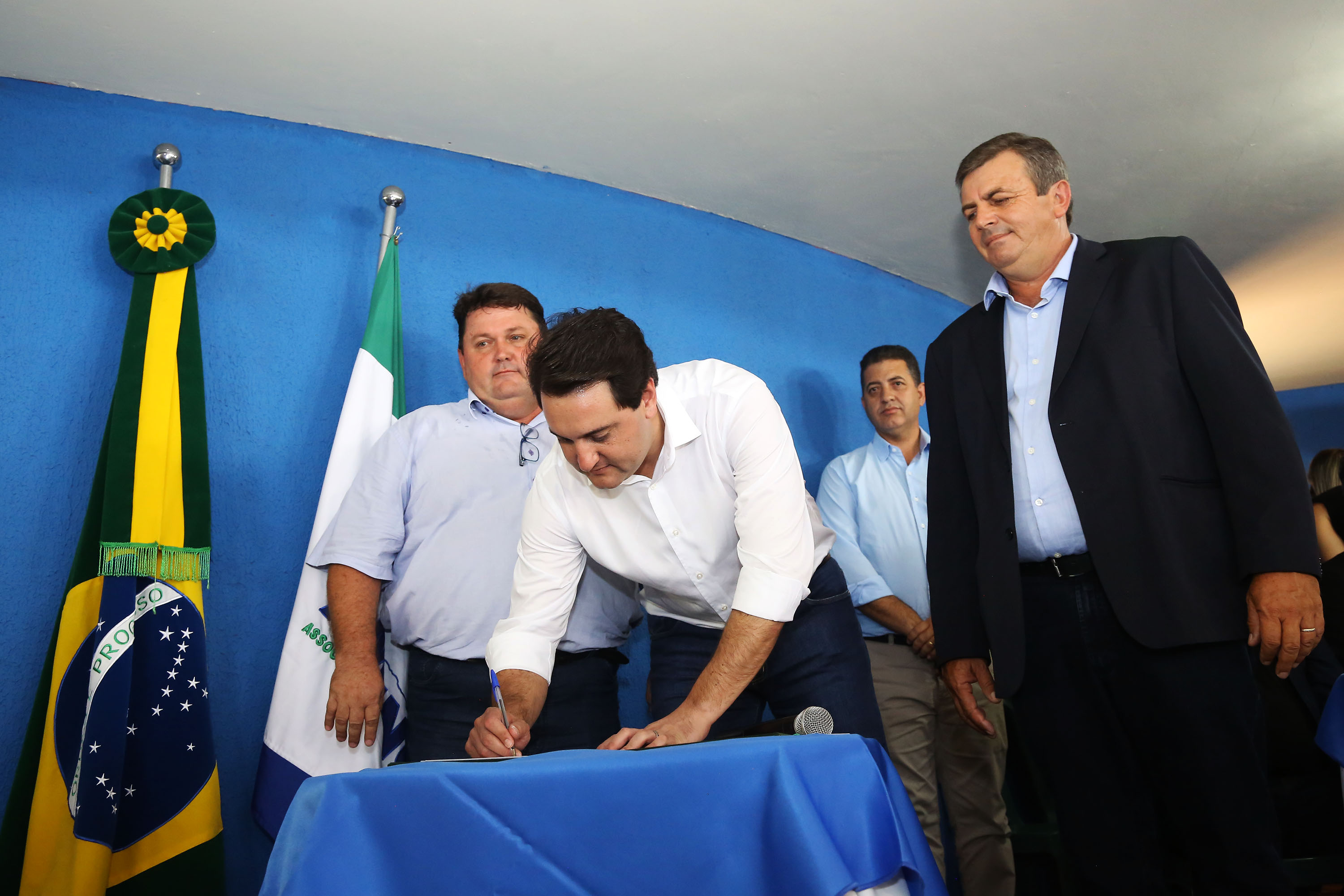 Governador Carlos Massa Ratinho Júnior participa da posse da nova diretoria da Associação dos Municípios do Norte Pioneiro (Amunorpi). O prefeito de Pinhalão, Sérgio Rodrigues é o presidente da Associação. - Pinhalão, 22/01/2019 - Foto: Jaelson Lucas/ANPr
