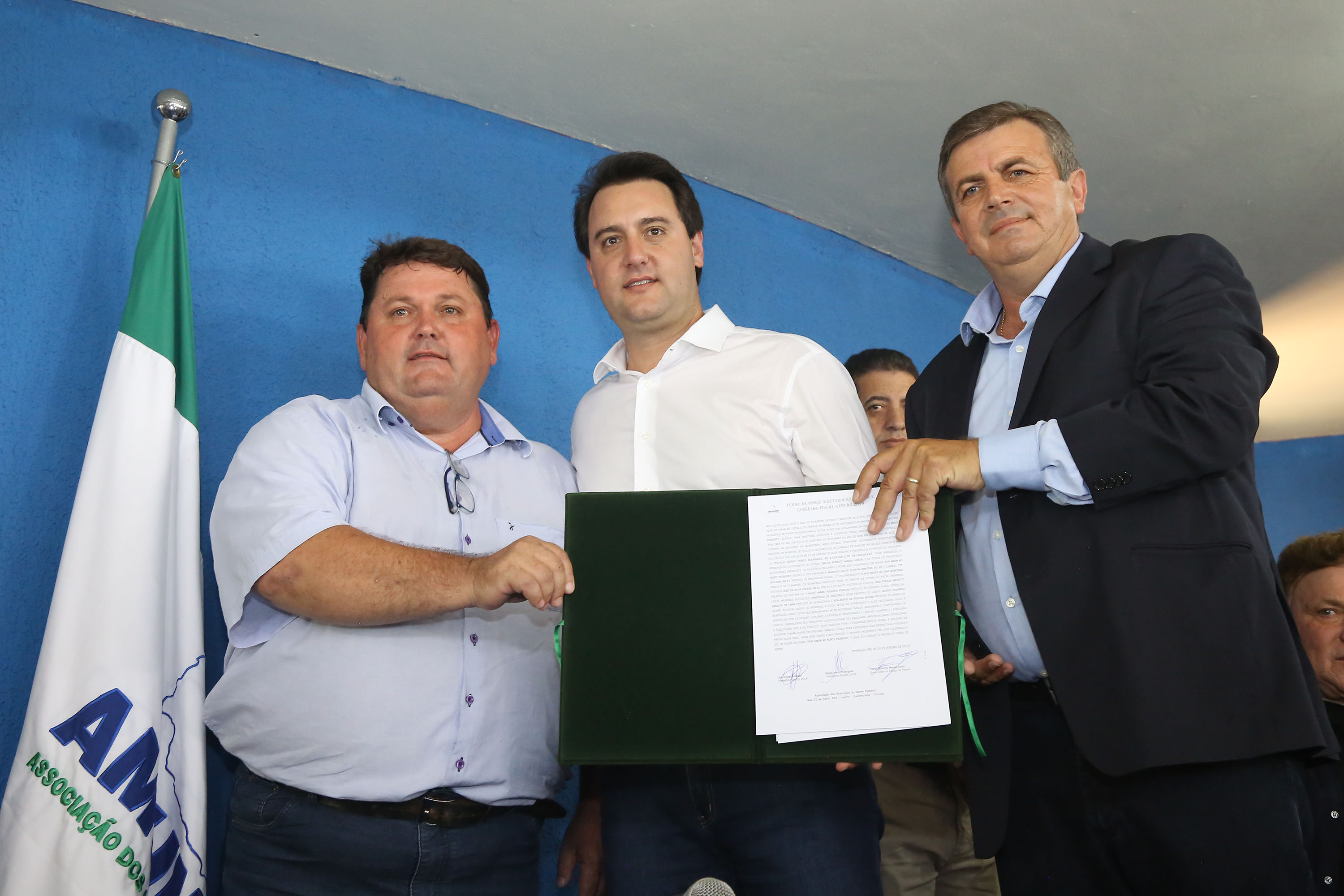 Governador Carlos Massa Ratinho Júnior participa da posse da nova diretoria da Associação dos Municípios do Norte Pioneiro (Amunorpi). O prefeito de Pinhalão, Sérgio Rodrigues é o presidente da Associação. - Pinhalão, 22/01/2019 - Foto: Jaelson Lucas/ANPr
