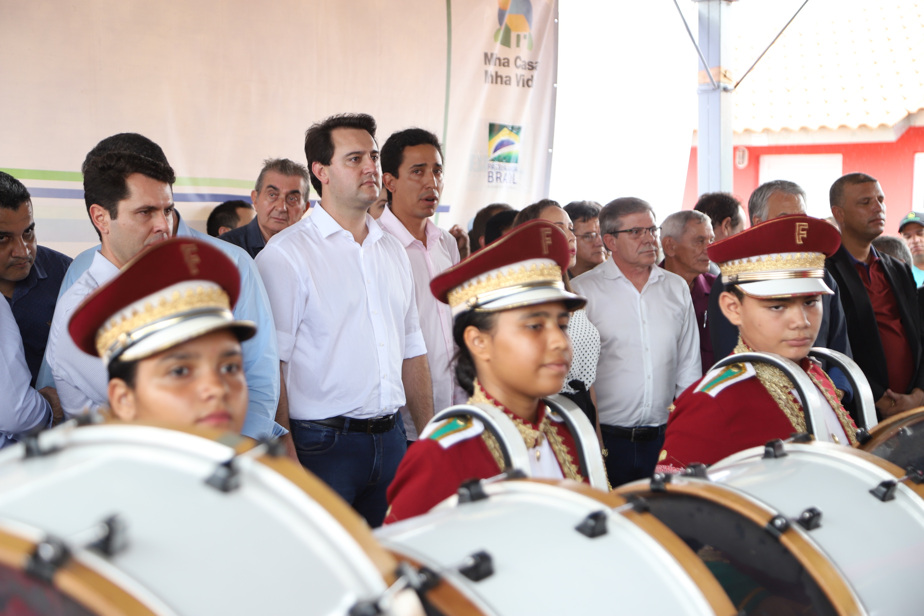 Quarenta e nove famílias de Florestópolis, município da região Norte do Paraná, concretizaram nesta sexta-feira (22) o sonho da casa própria. Elas vão morar no Residencial José Alves dos Santos, inaugurado pelo governador Carlos Massa Ratinho Junior, pelo presidente da Companhia de Habitação do Paraná (Cohapar), Jorge Lange, e o prefeito Nelson Correia Junior. - Florestópolis, 22/01/2019 - Foto: José Fernando Ogura/ANPr