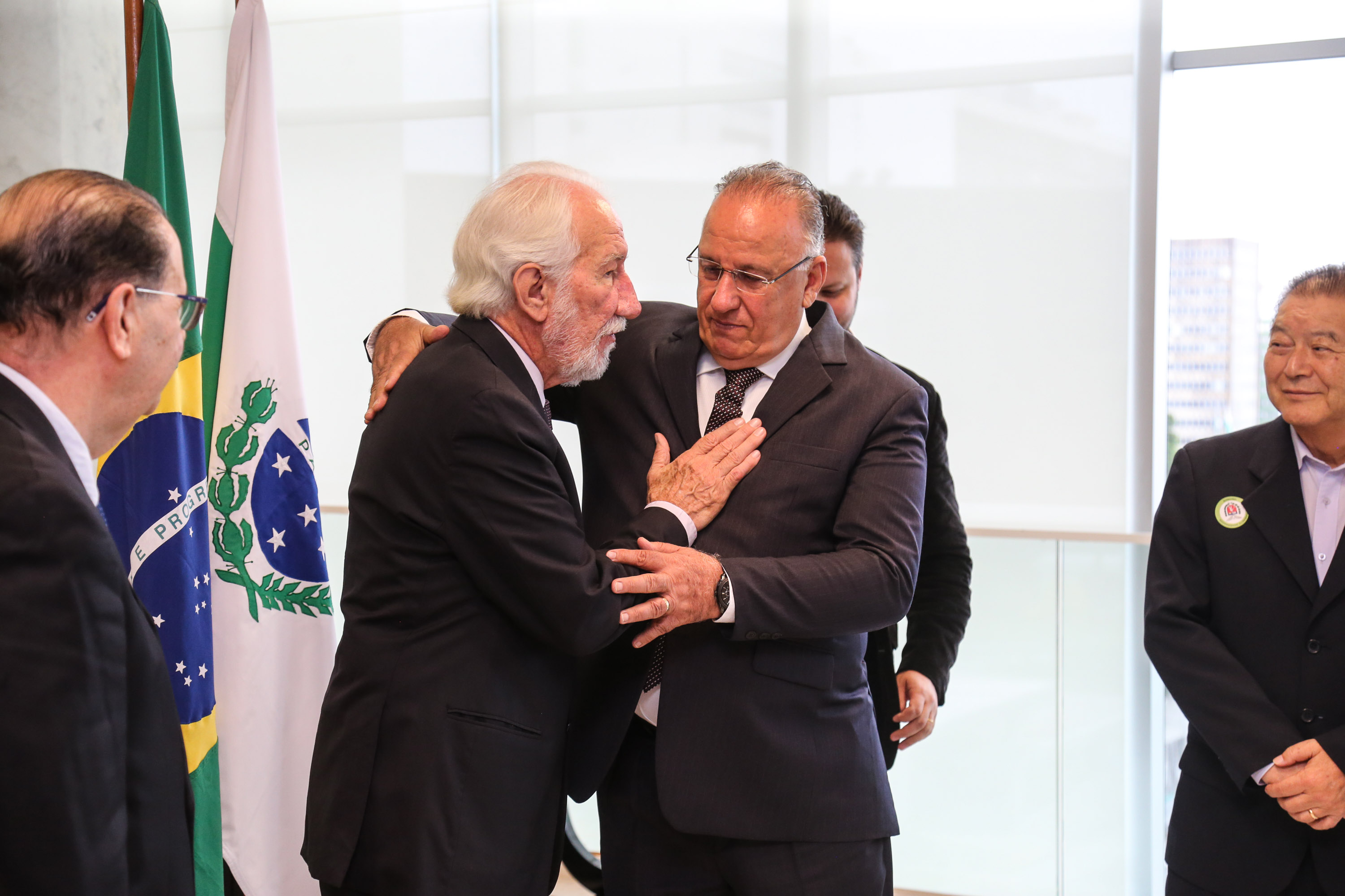 O governador em exercício Darci Piana recebe o presidente da Paraná Turismo, João Jacob Mehl e representantes do G5 nesta quinta-feira (7) no Palácio Iguaçu. Curitiba, 07/03/2019 - Foto: Geraldo Bubniak/ANPr