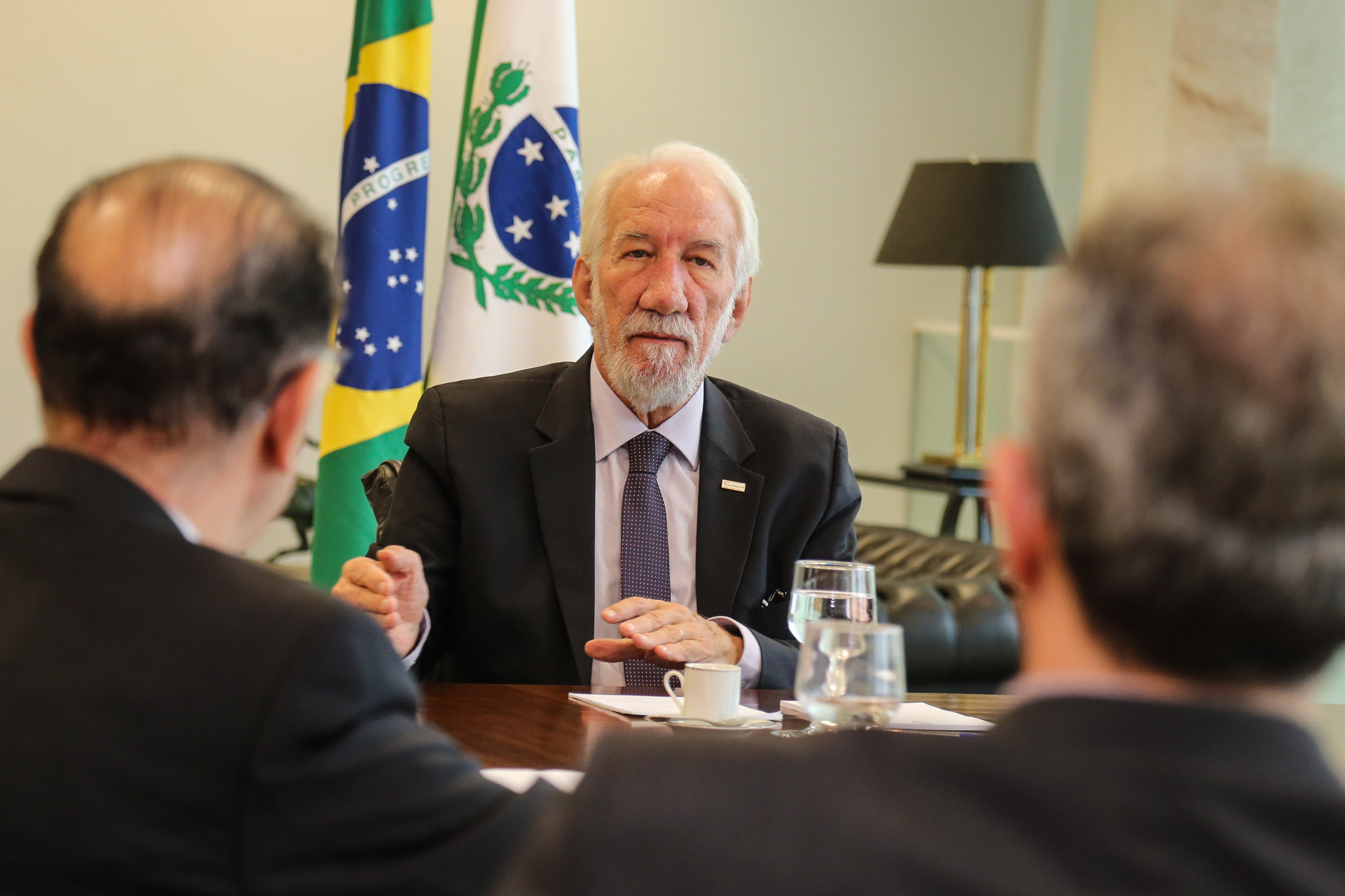 O governador em exercício Darci Piana recebe o presidente da Paraná Turismo, João Jacob Mehl e representantes do G5 nesta quinta-feira (7) no Palácio Iguaçu. Curitiba, 07/03/2019 - Foto: Geraldo Bubniak/ANPr