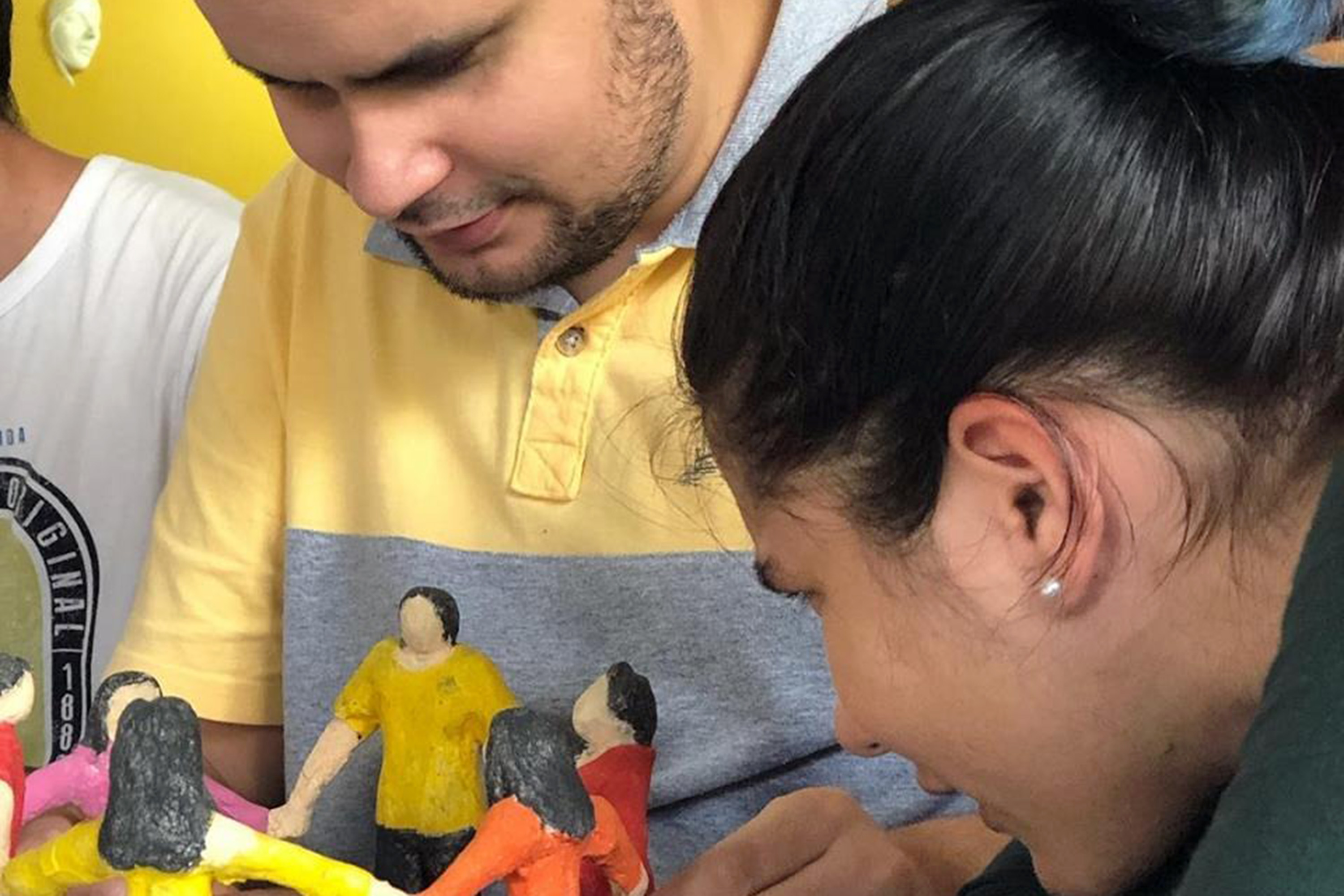A Secretaria de Estado da Educação, por meio do Centro Estadual de Capacitação em Artes Guido Viaro, está com inscrições abertas para 20 cursos de formação continuada destinados a professores, pedagogos e diretores que atuam na rede estadual de ensino na capital e na Região Metropolitana de Curitiba (RMC). As inscrições podem ser feitas até o dia 15 de março, data de início das aulas. - Curitiba, 07/03/2019 - Foto: Divulgação SEED