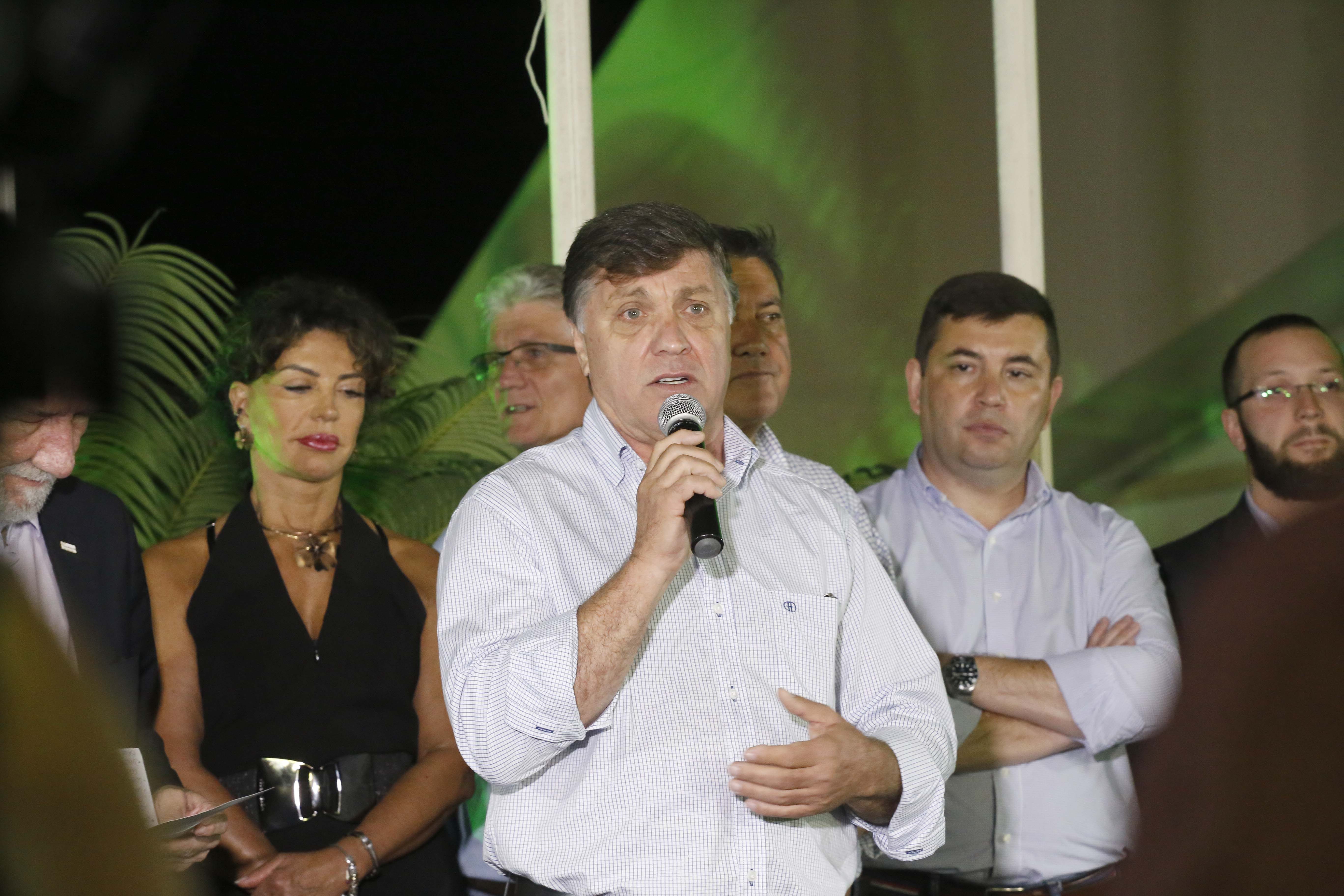 O governador em exercício Darci Piana, participa da abertura 45ª Expo Umuarama e 18ª Feira Internacional. Participaram: prefeito de Umuarama, Celso Pozzobom; os secretários: do Meio Ambiente e Recursos Hídricos, Márcio Nunes; da Agricultura, Norberto Ortigara; presidente da Sociedade Rural de Umuarama, Milton Gaiari; entre outros.Umuarama, 07-03-19.Foto: Arnaldo Alves / ANPr.
