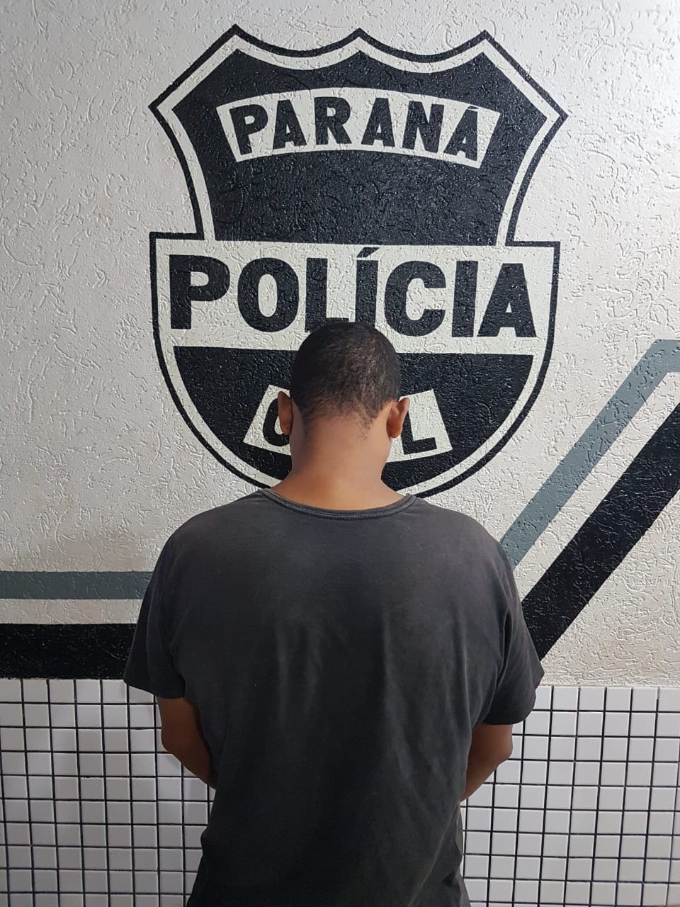 Polícia Civil cumpre mandados de prisão decorrentes de violência contra a mulher em diversas cidades do Paraná nesta sexta-feira (8). A ação conta com a participação de 250 policiais civis e recebeu o nome de Operação Respeito, em alusão ao Dia Internacional da Mulher. As ações tiveram início no sábado de Carnaval e se encerram ao final desta sexta. Foto: Polícia Civil