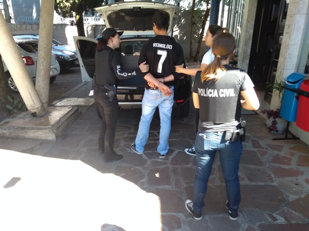 Polícia Civil cumpre mandados de prisão decorrentes de violência contra a mulher em diversas cidades do Paraná nesta sexta-feira (8). A ação conta com a participação de 250 policiais civis e recebeu o nome de Operação Respeito, em alusão ao Dia Internacional da Mulher. As ações tiveram início no sábado de Carnaval e se encerram ao final desta sexta. Foto: Polícia Civil