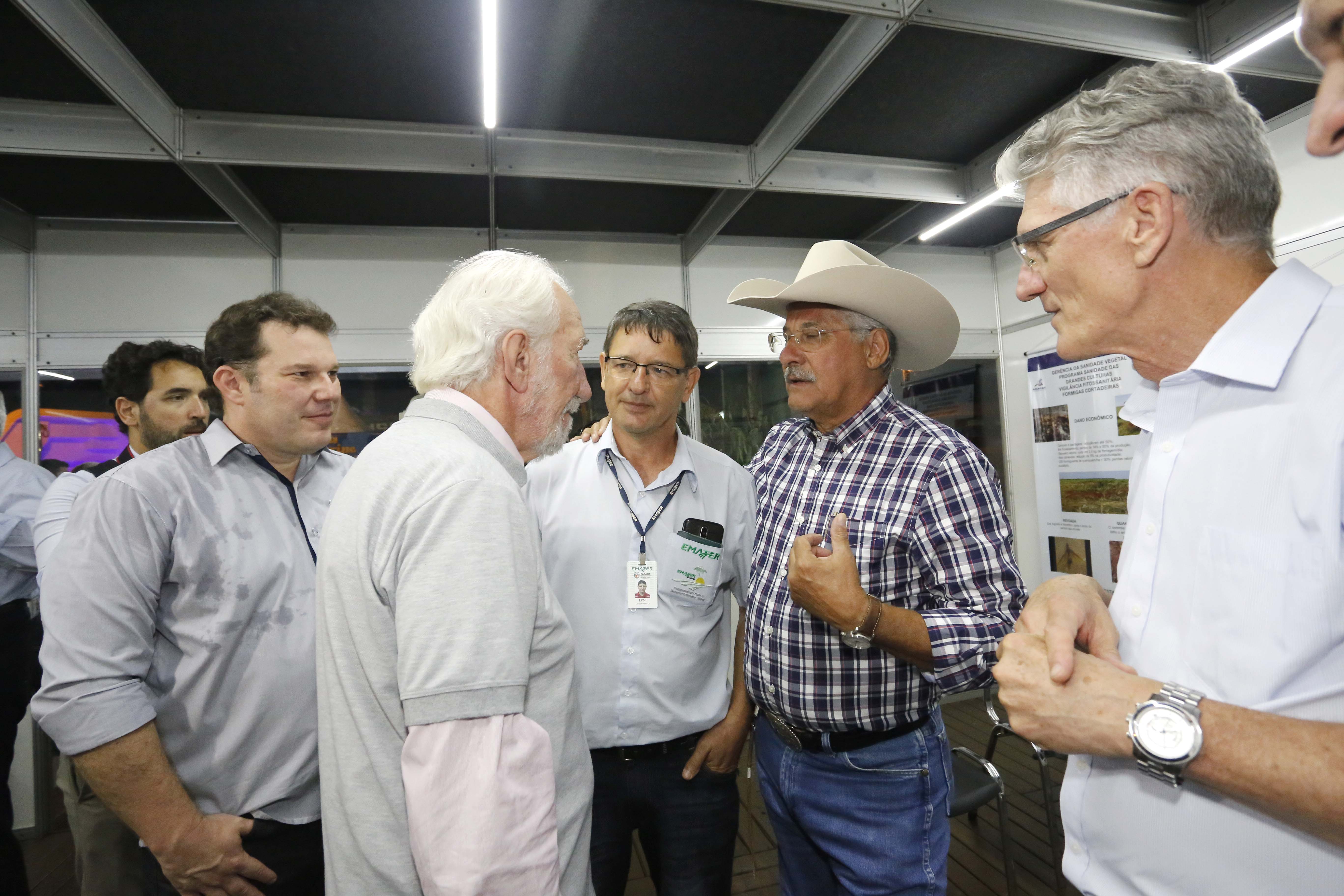 O governador em exercício Darci Piana, participa da abertura da 48ª Exposição Paranavaí - Feira Agropecuária e Industrial de Paranavaí, região noroeste do Estado. Presentes: presidente da Sociedade Rural do Noroeste do Paraná, Mario Helio de Almeida; secretário de Agricultura, Norbeto Ortigara; entre outros.Paranavaí, 08-03-19.Foto: Arnaldo Alves / ANPr.